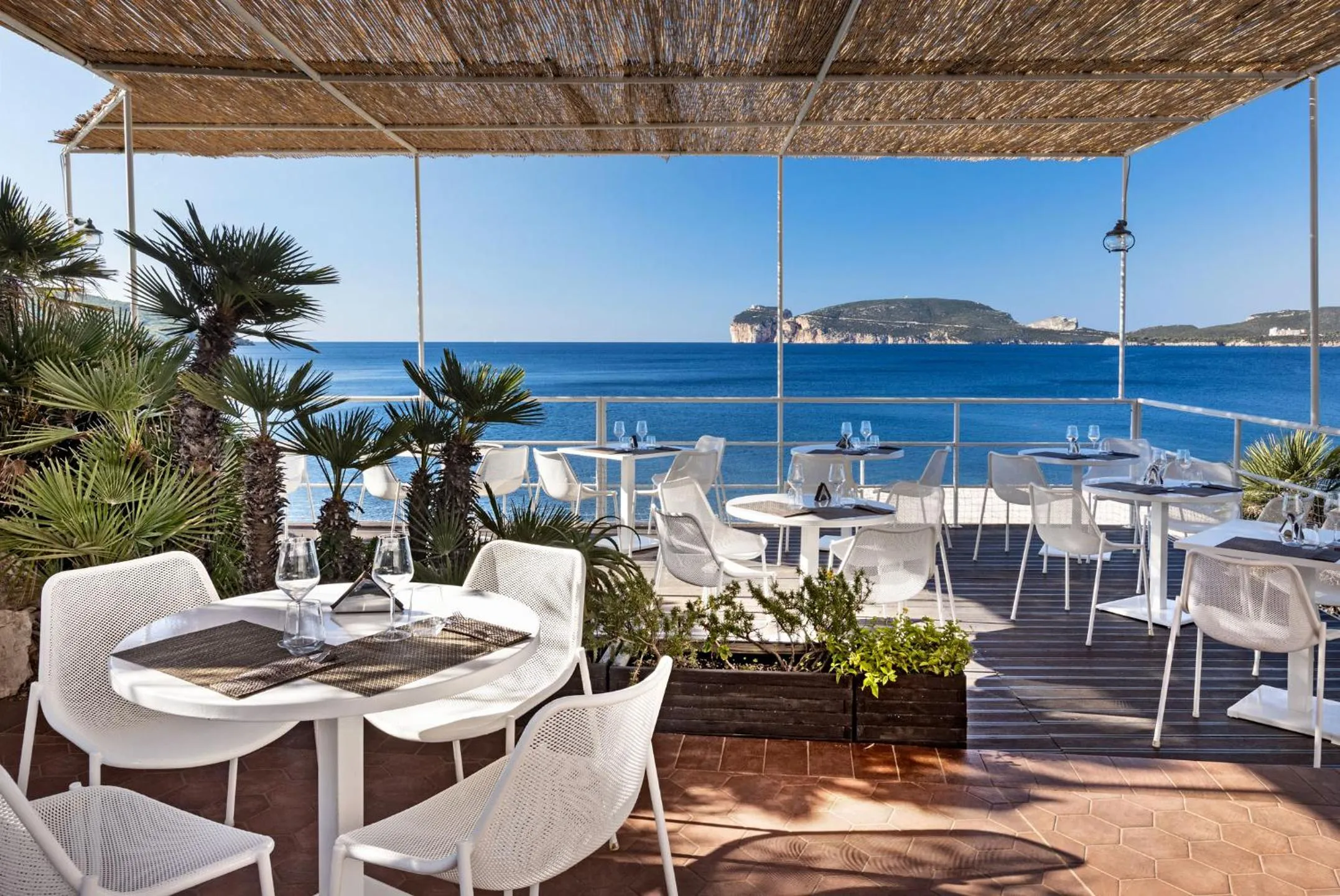 Restaurant/places to eat in El Faro Hotel & Spa