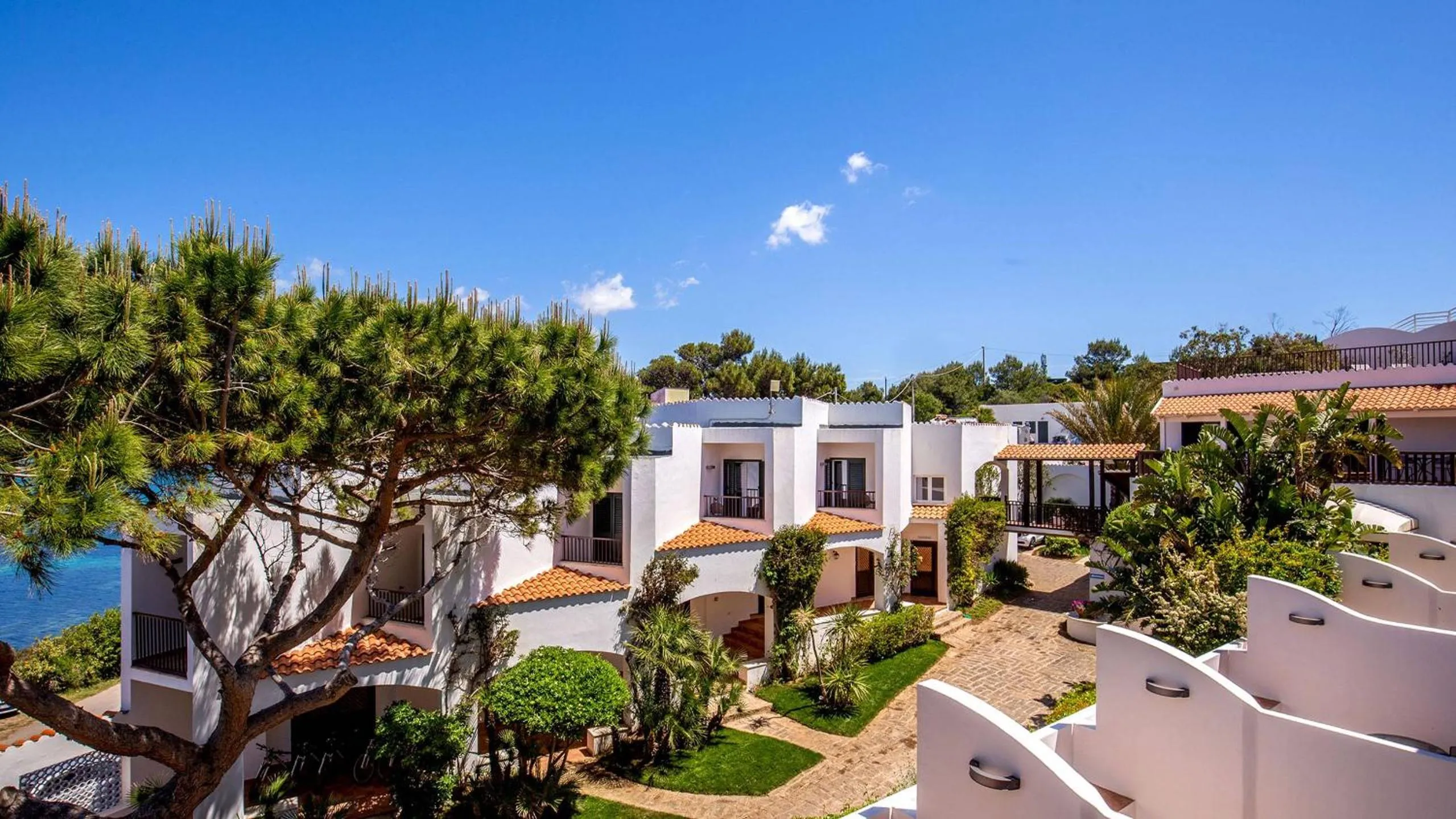 Garden in El Faro Hotel & Spa