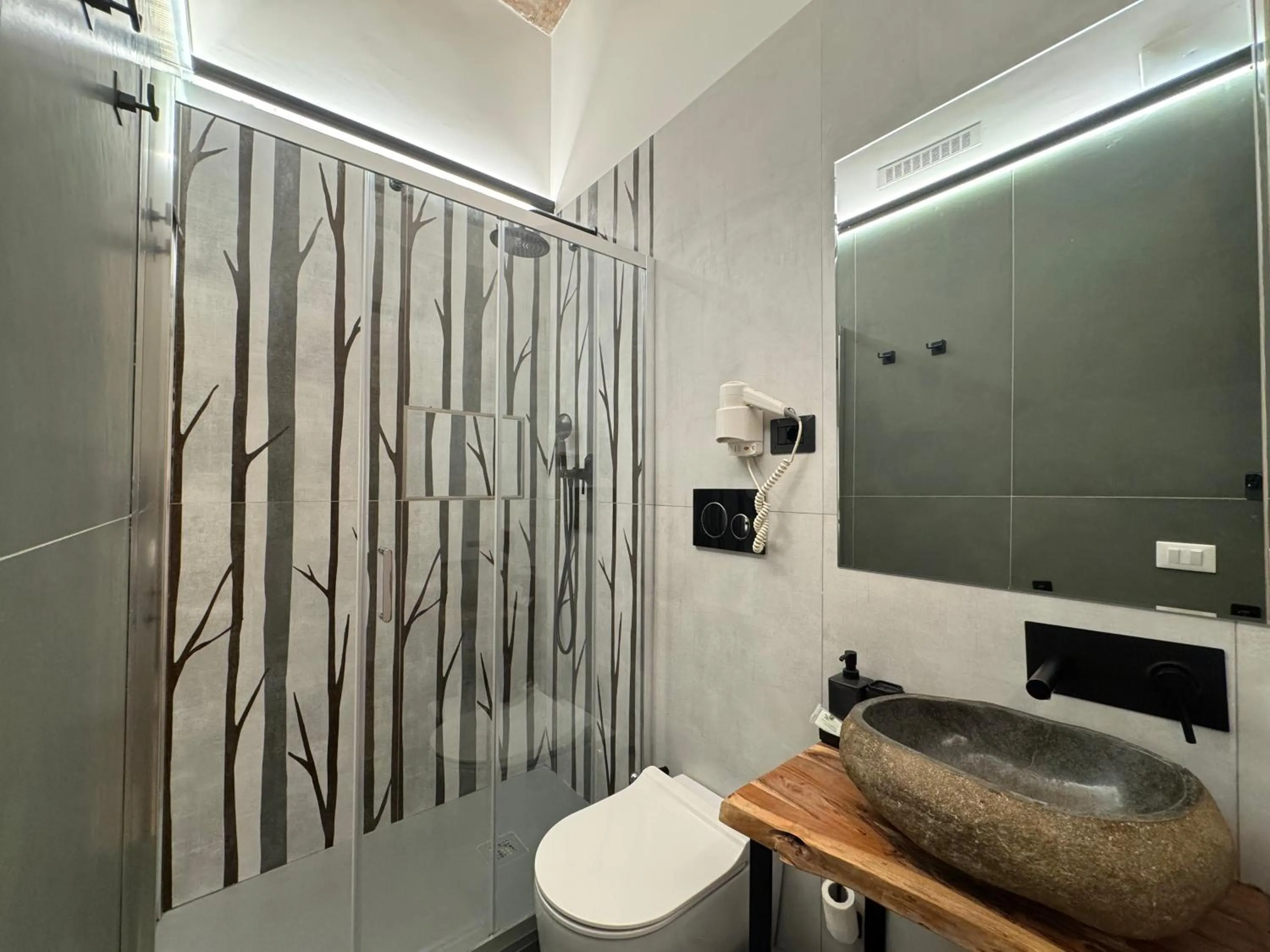 Shower in Hotel Felice