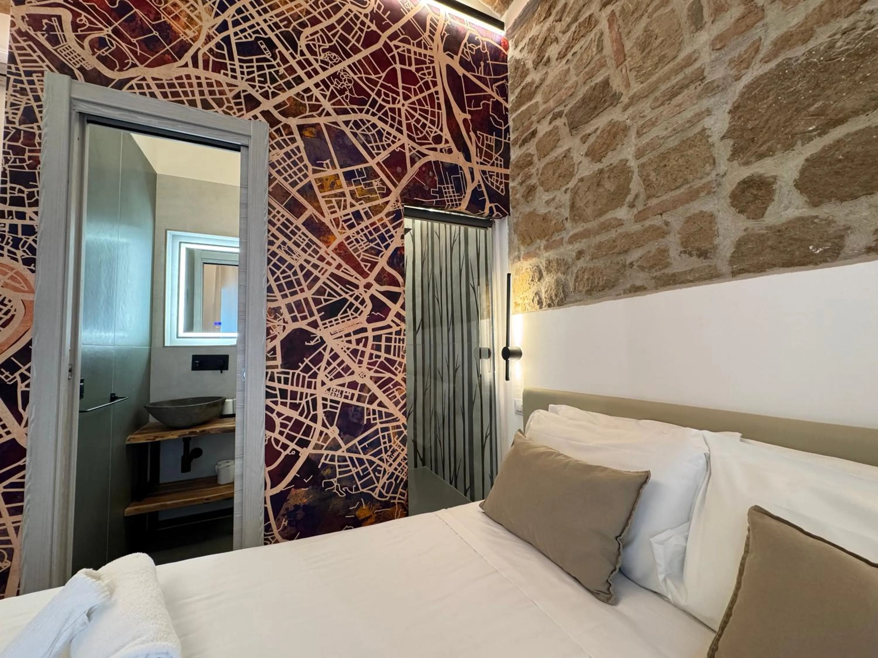 Bathroom, Bed in Hotel Felice