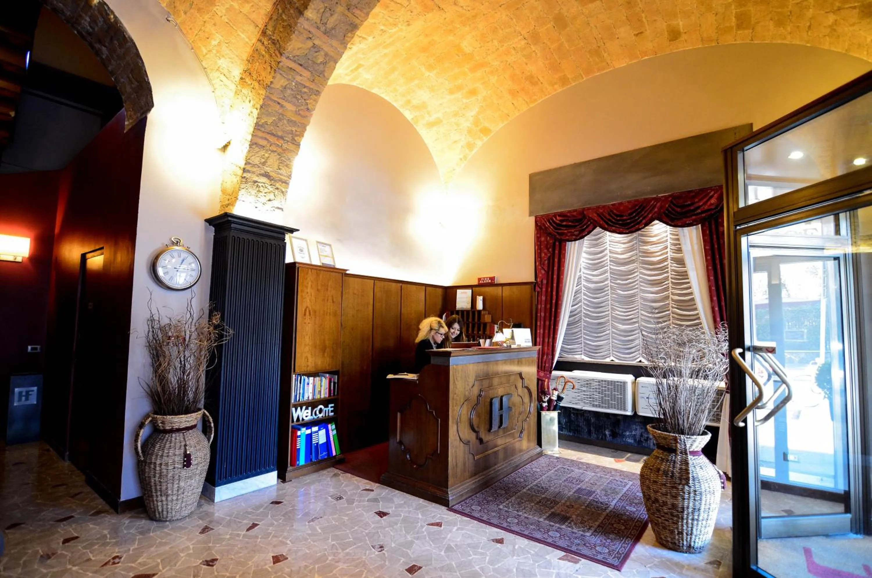 Lobby or reception, Bed in Hotel Felice