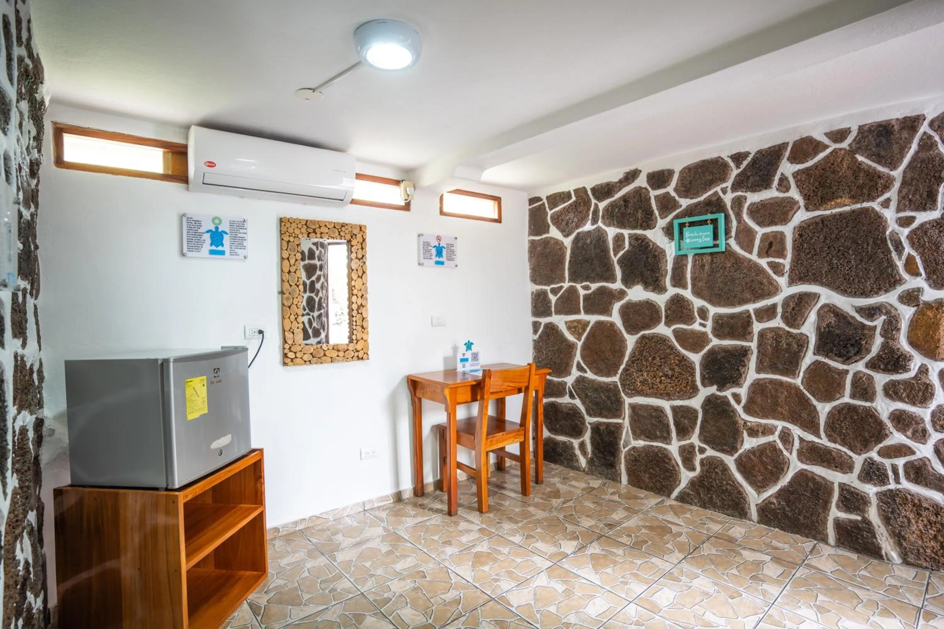 Seating area in Maidith Galapagos Inn
