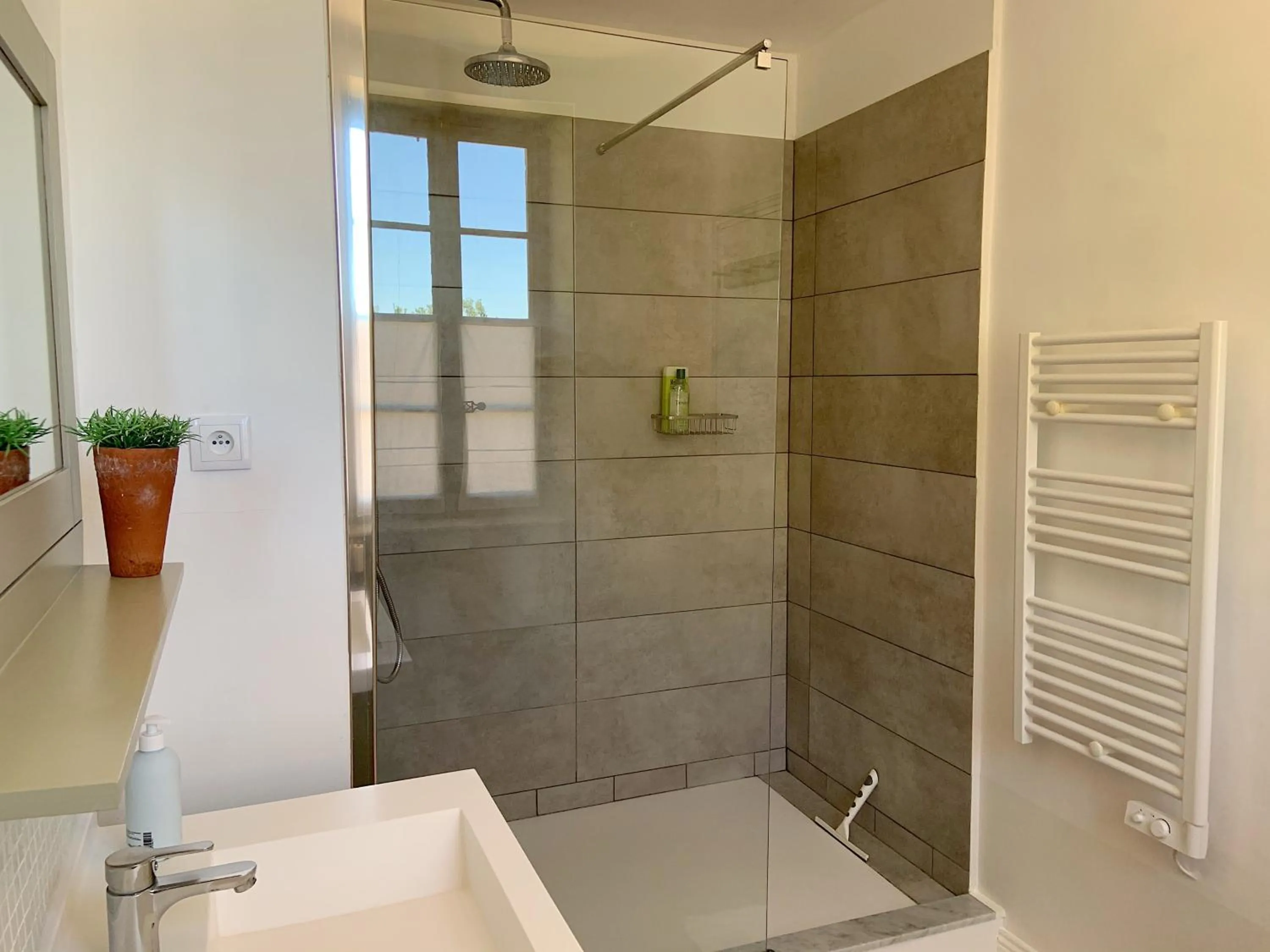 Shower in La Souqueto