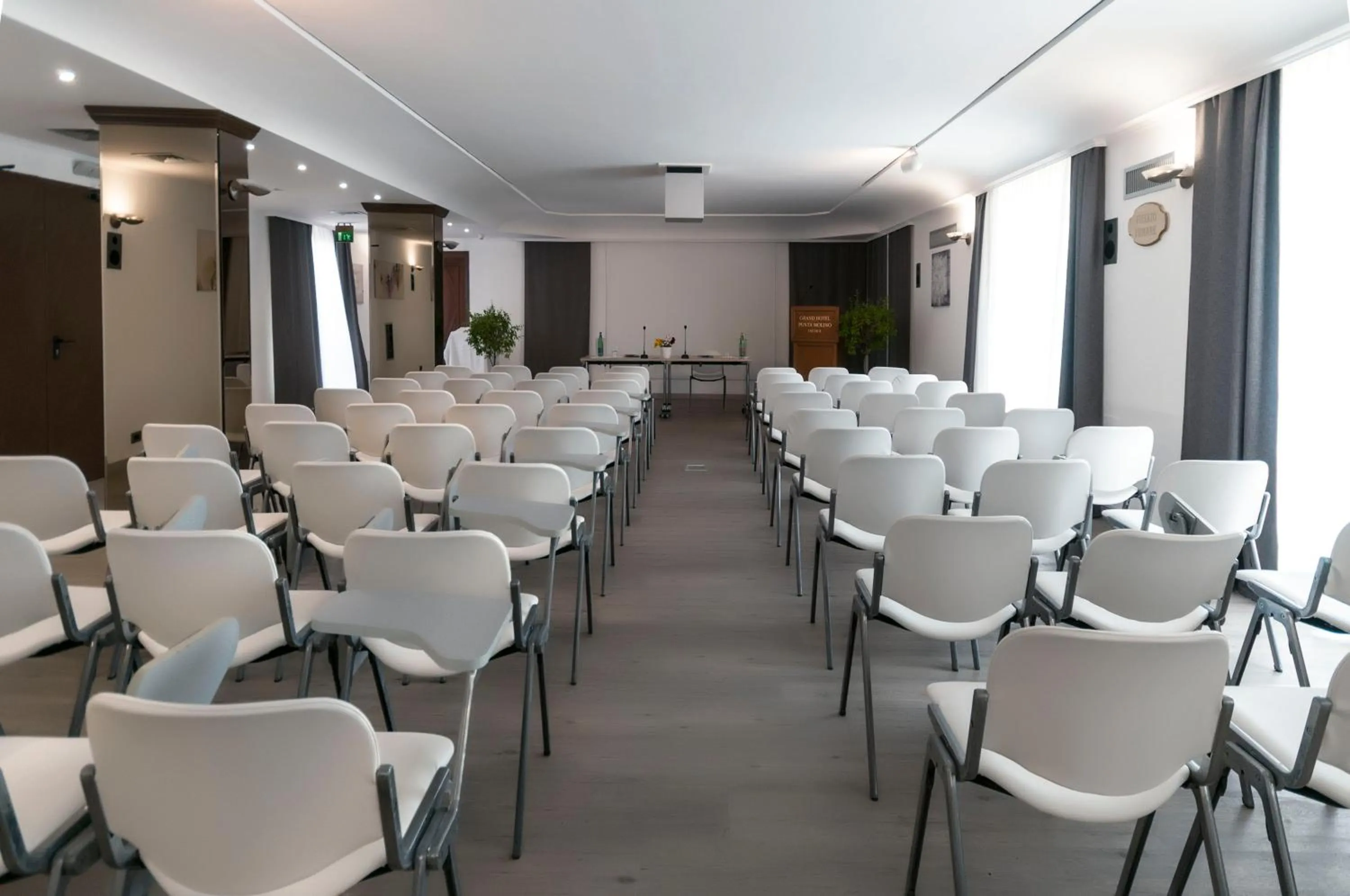 Business facilities in Punta Molino Beach Resort & Thermal Spa