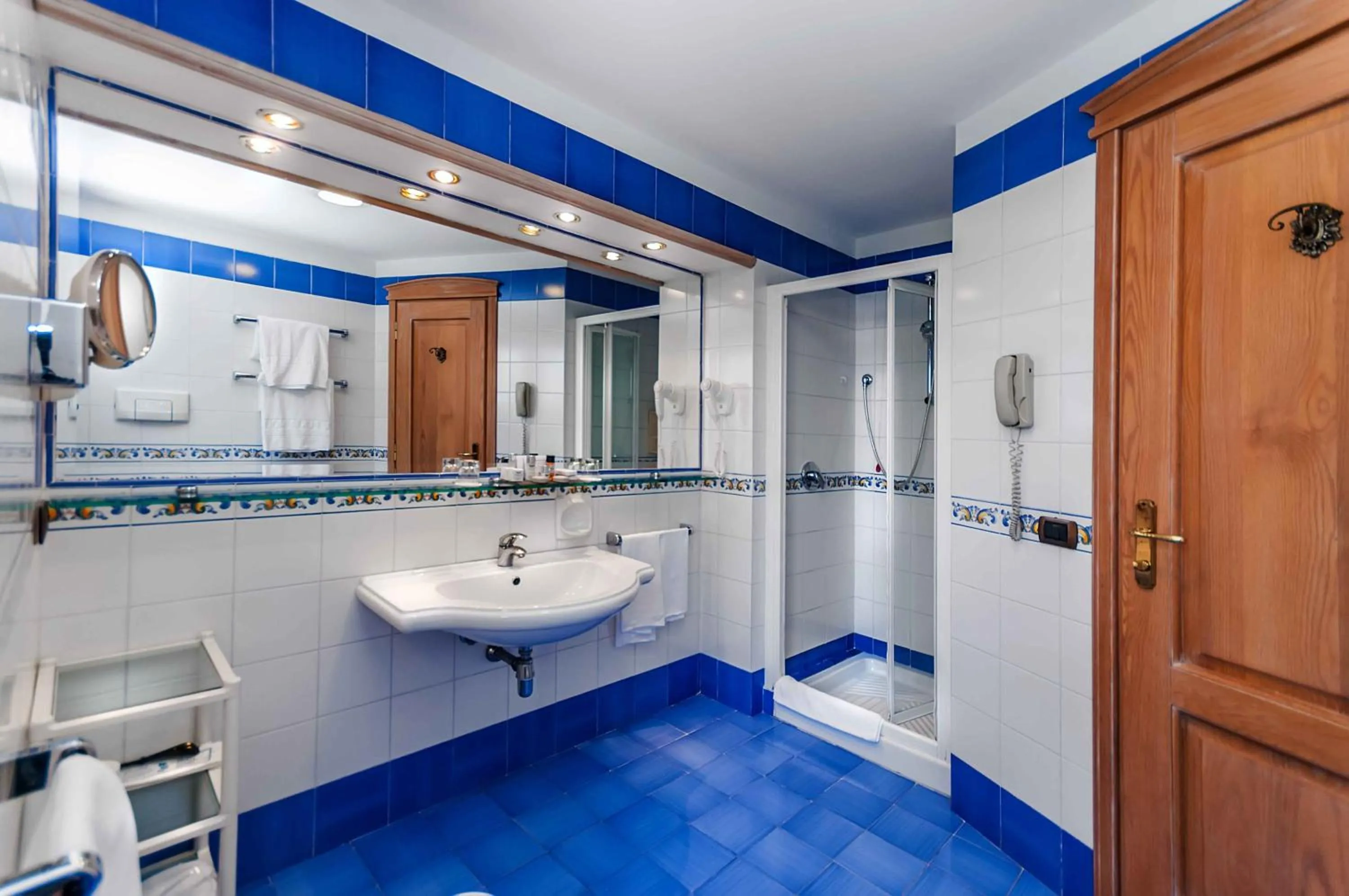 Bathroom in Punta Molino Beach Resort & Thermal Spa