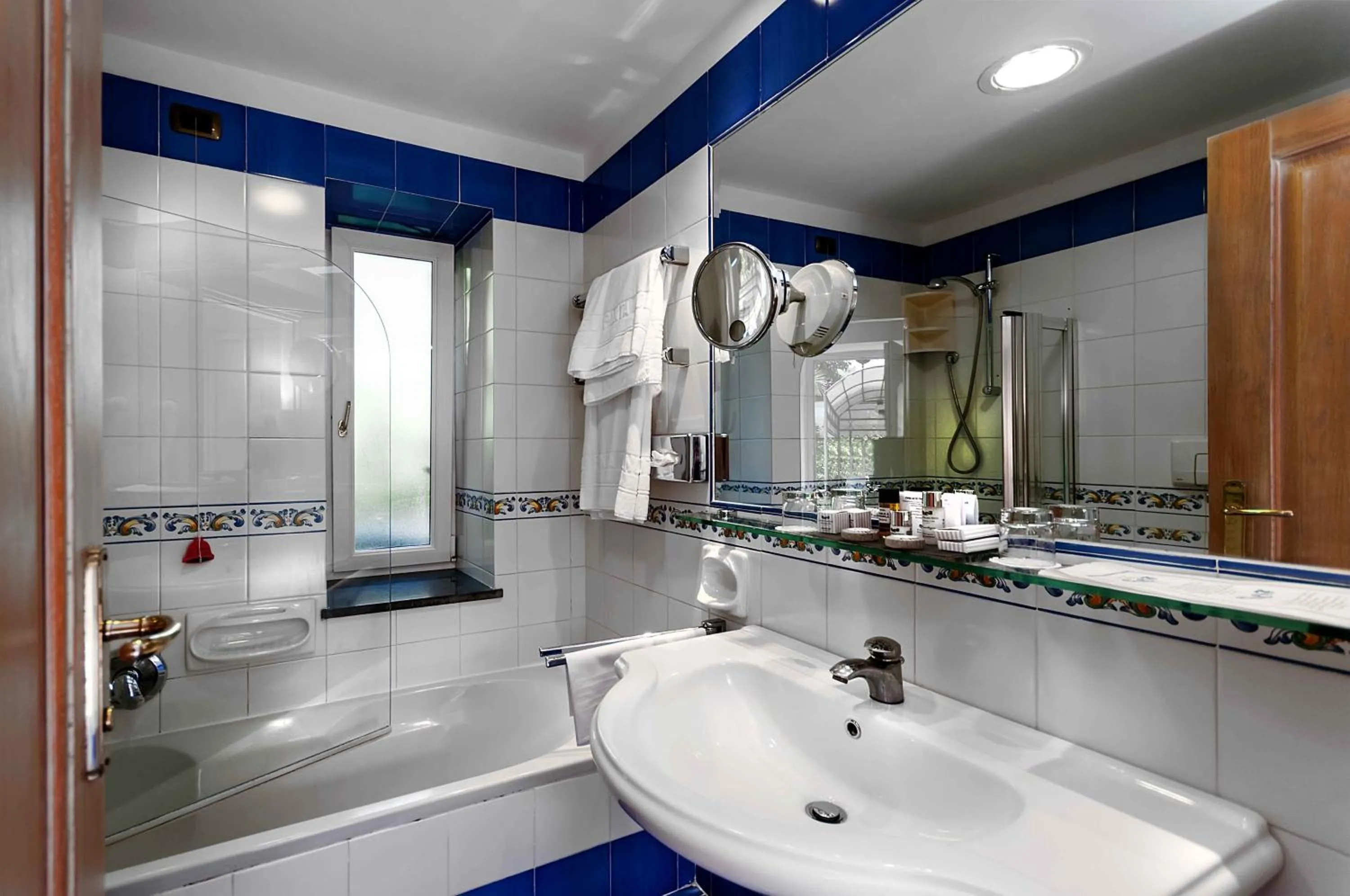 Bathroom in Punta Molino Beach Resort & Thermal Spa