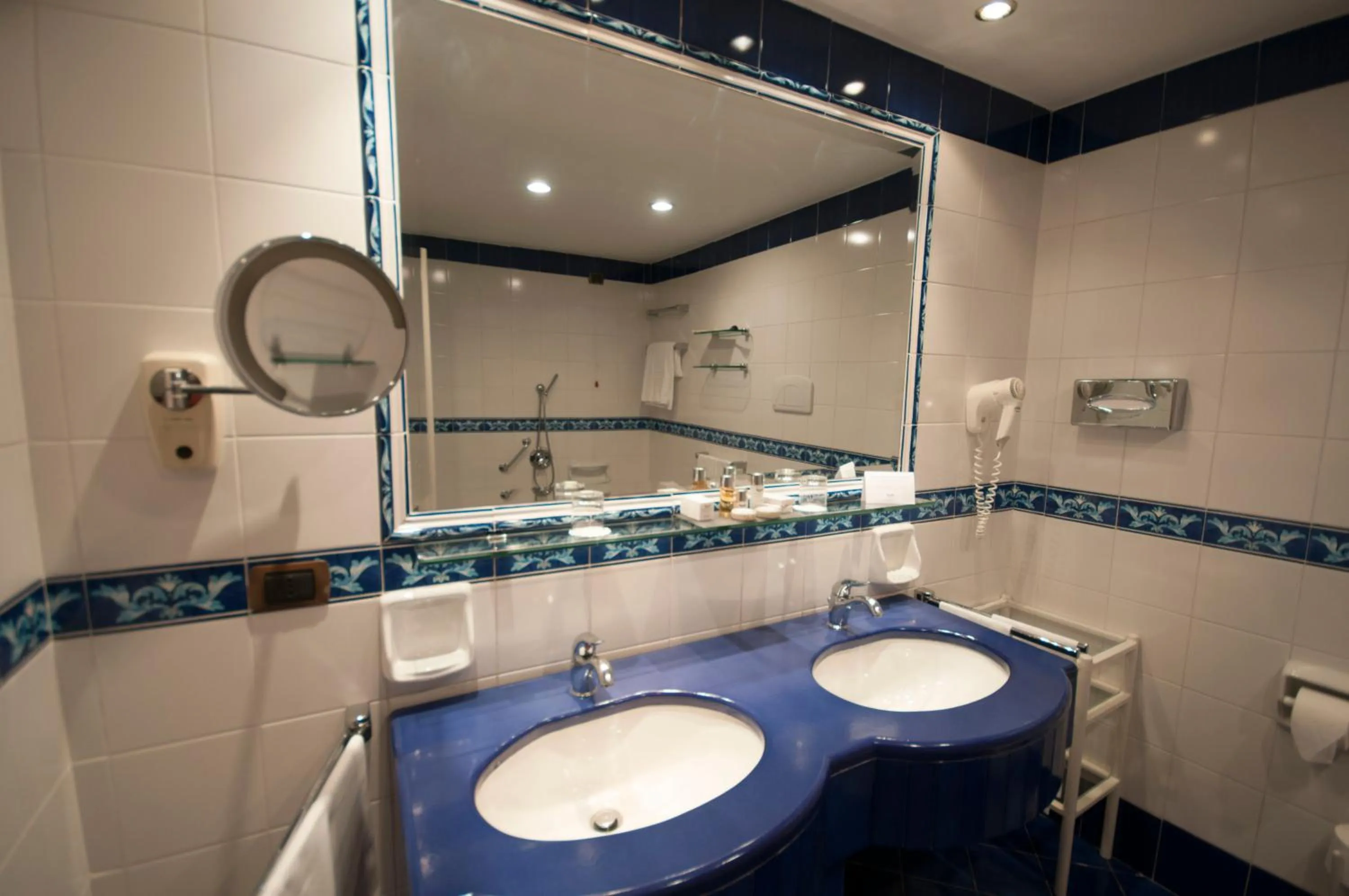 Bathroom in Punta Molino Beach Resort & Thermal Spa