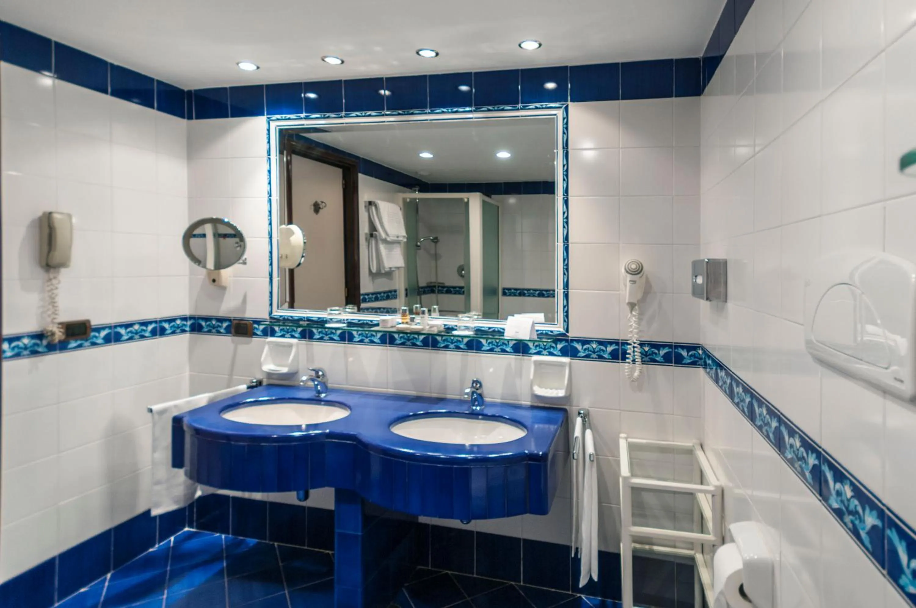 Bathroom in Punta Molino Beach Resort & Thermal Spa