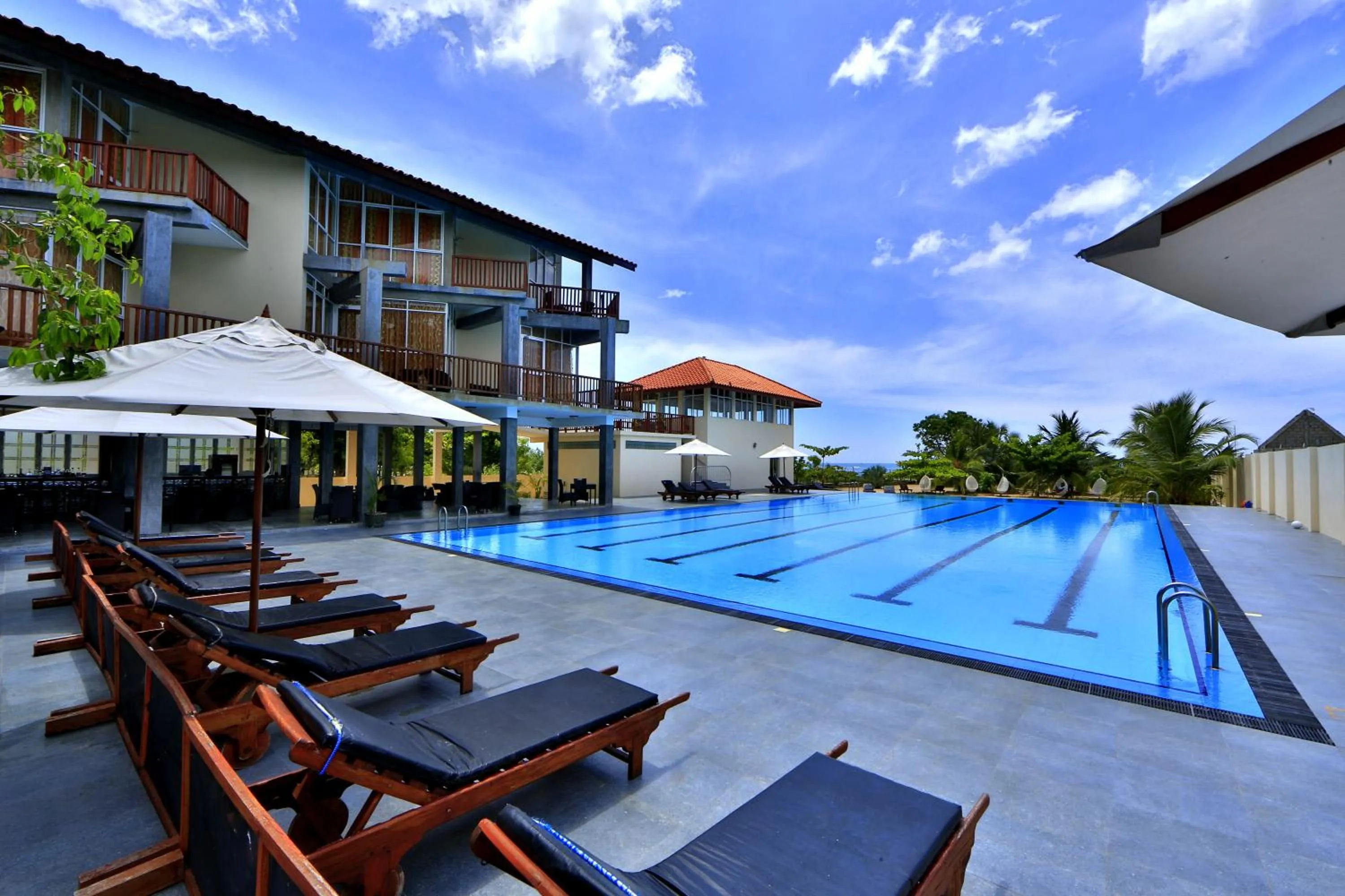 Swimming pool in Marina Beach Passikudah