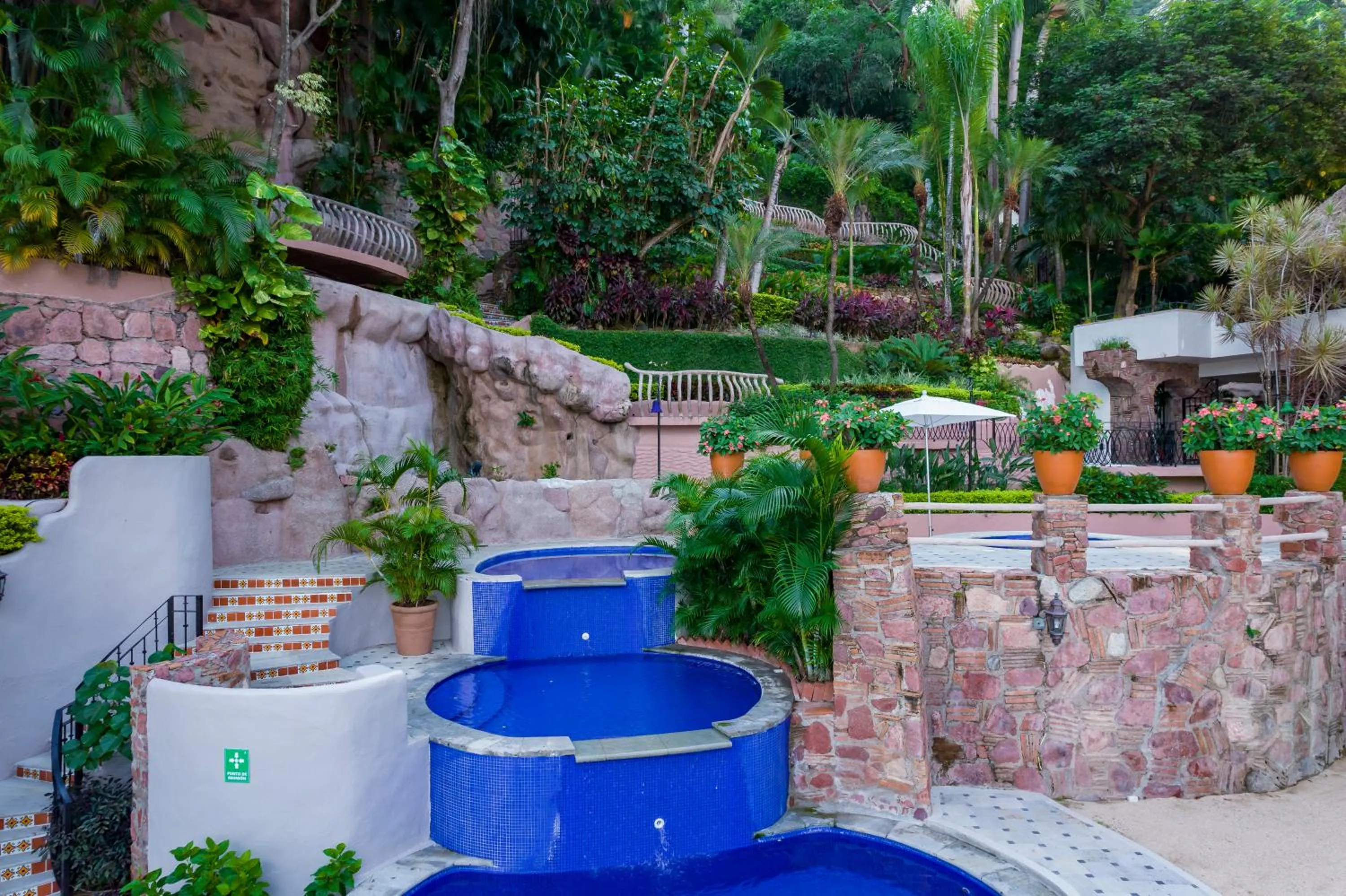 Swimming pool in Marcela Resort & Spa