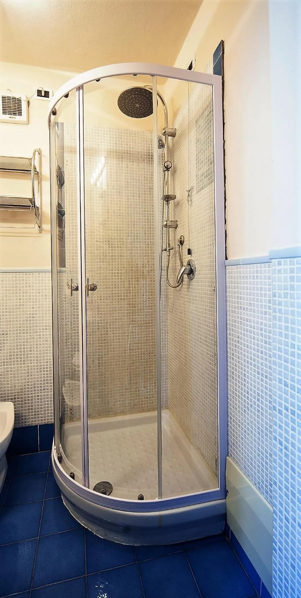 Shower in Lucca Relais