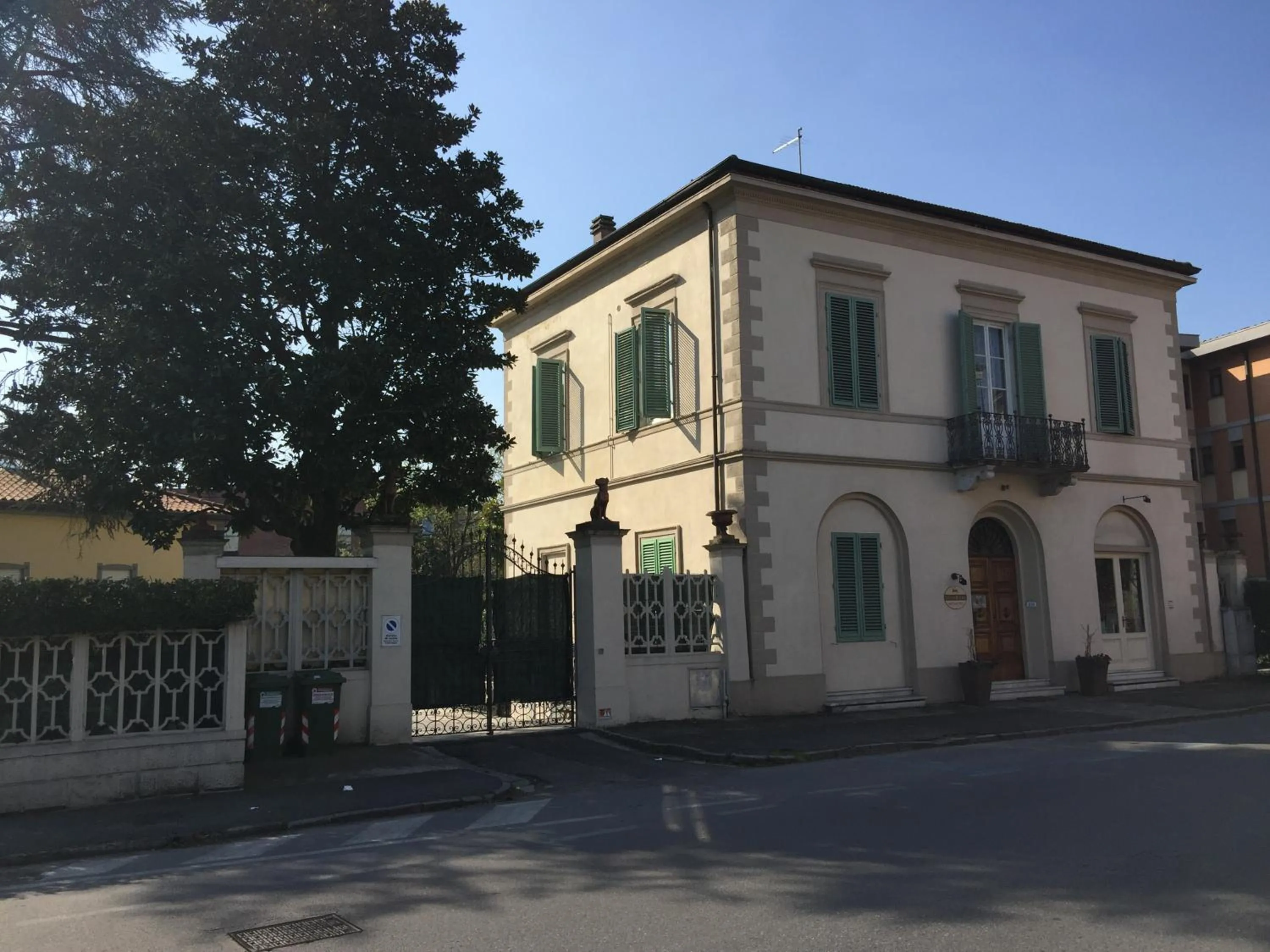Facade/entrance in Lucca Relais
