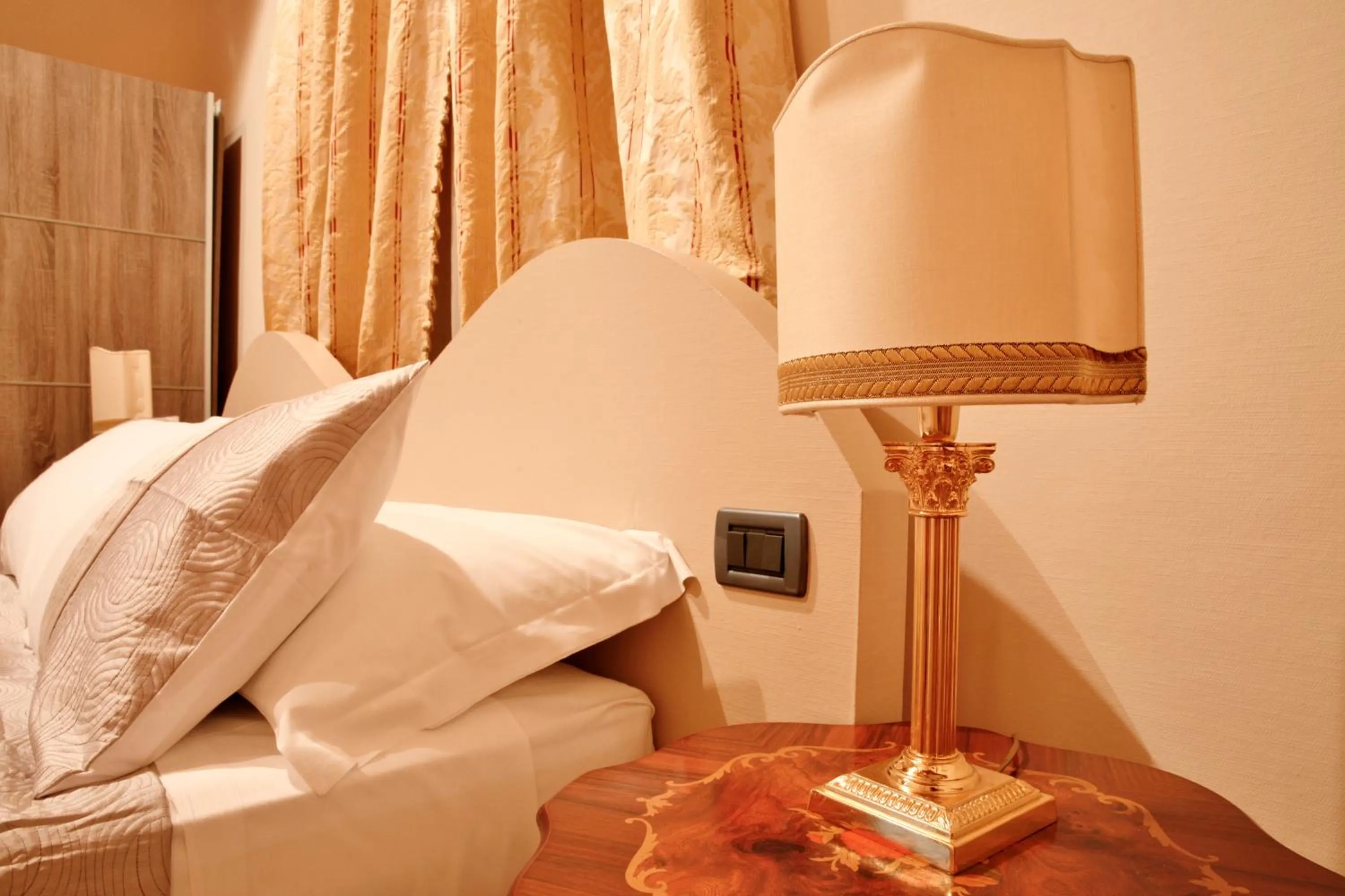 Coffee/tea facilities, Bed in Lucca Relais