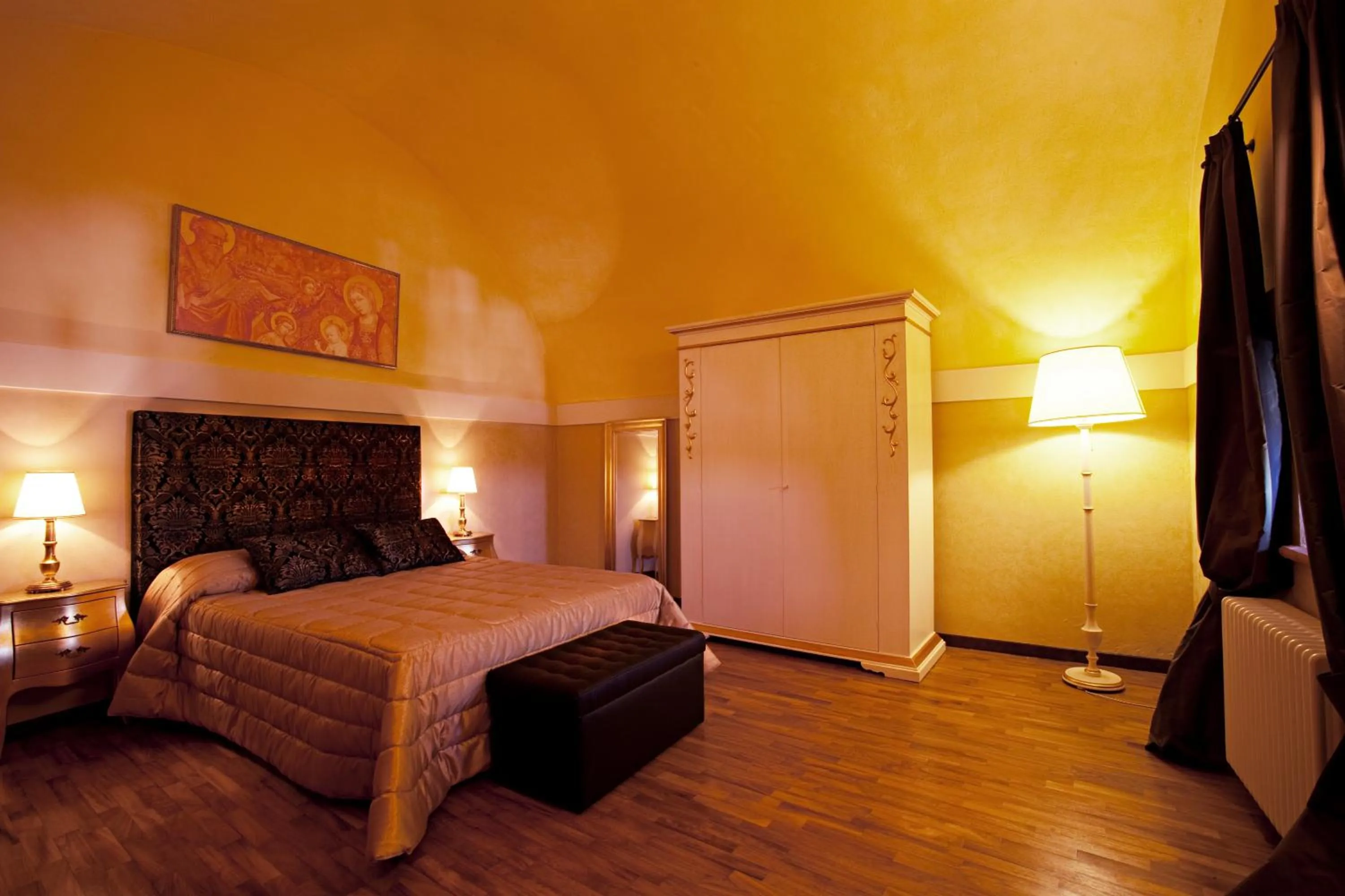 Bedroom, Bed in Castello Izzalini Todi Resort