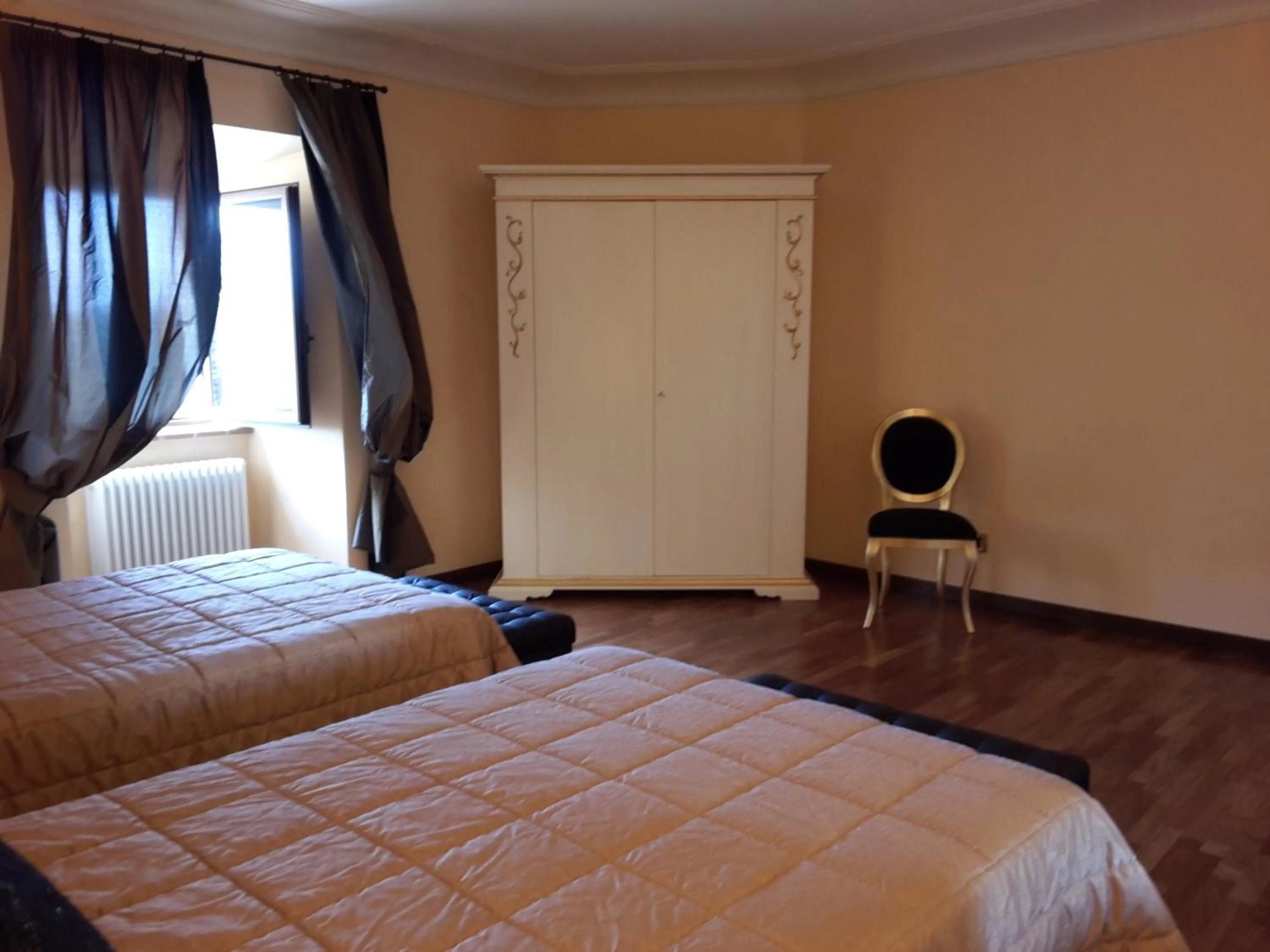 Bed in Castello Izzalini Todi Resort