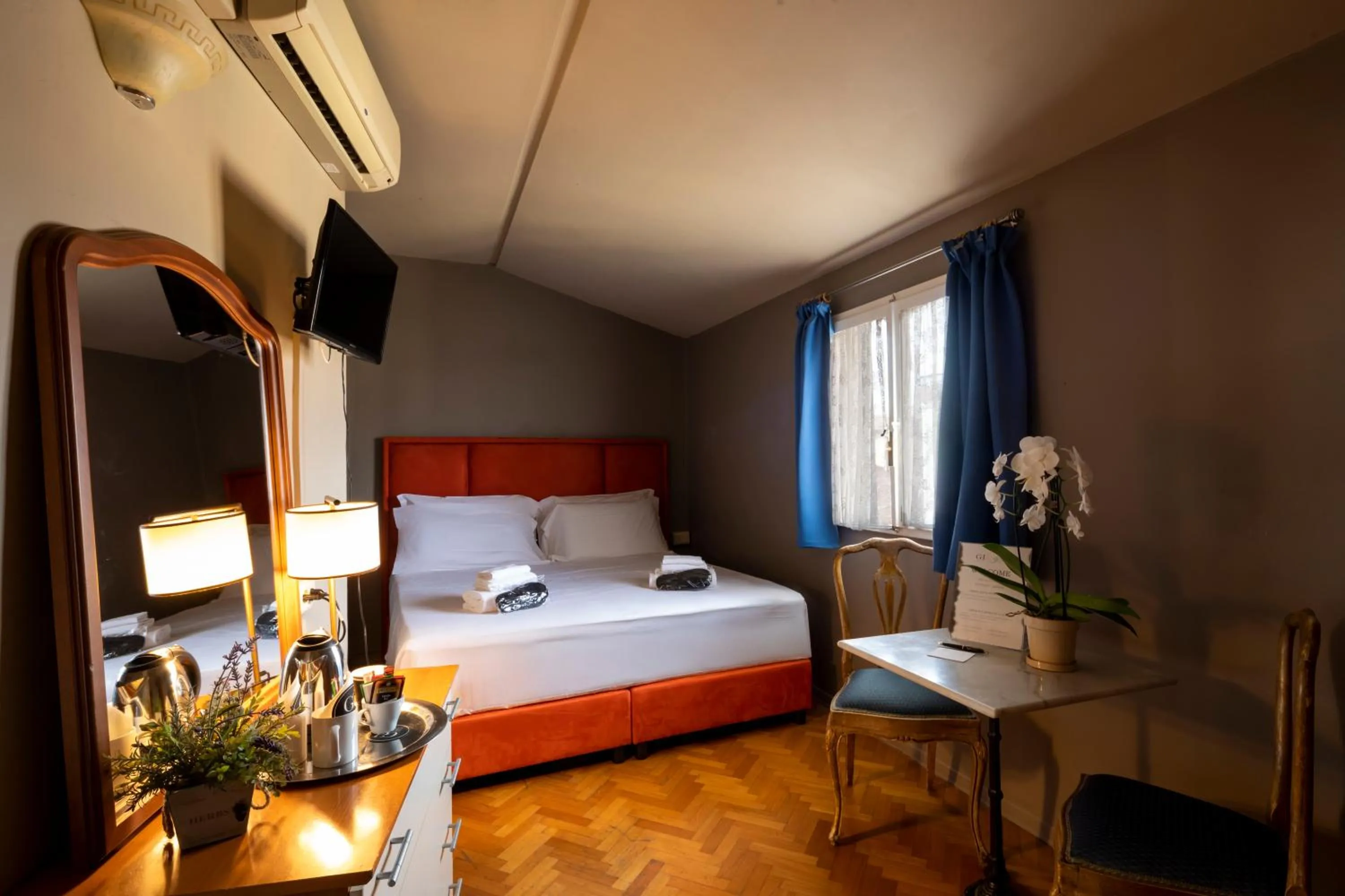 Photo of the whole room, Bed in Boboli Living