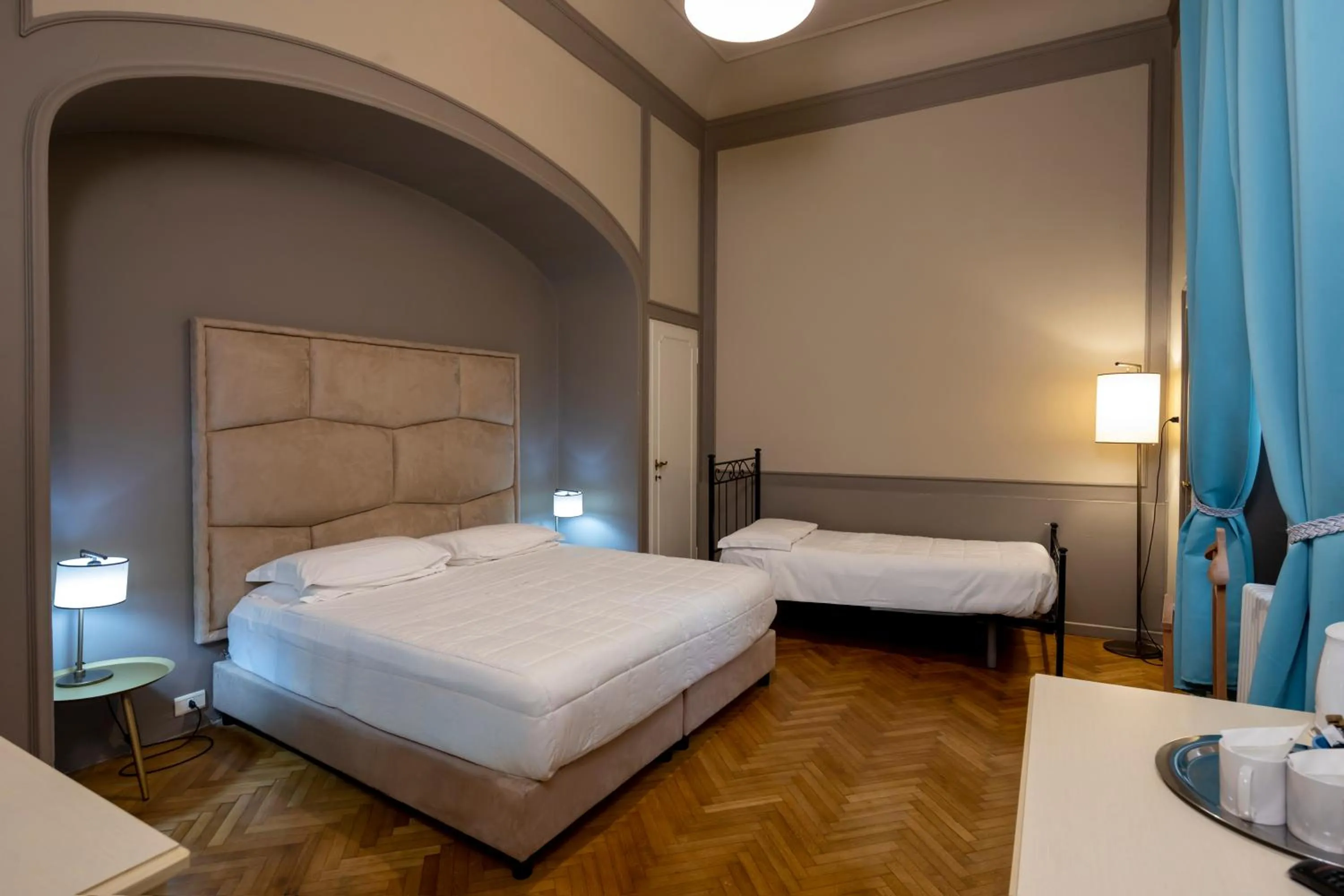 Photo of the whole room, Bed in Boboli Living