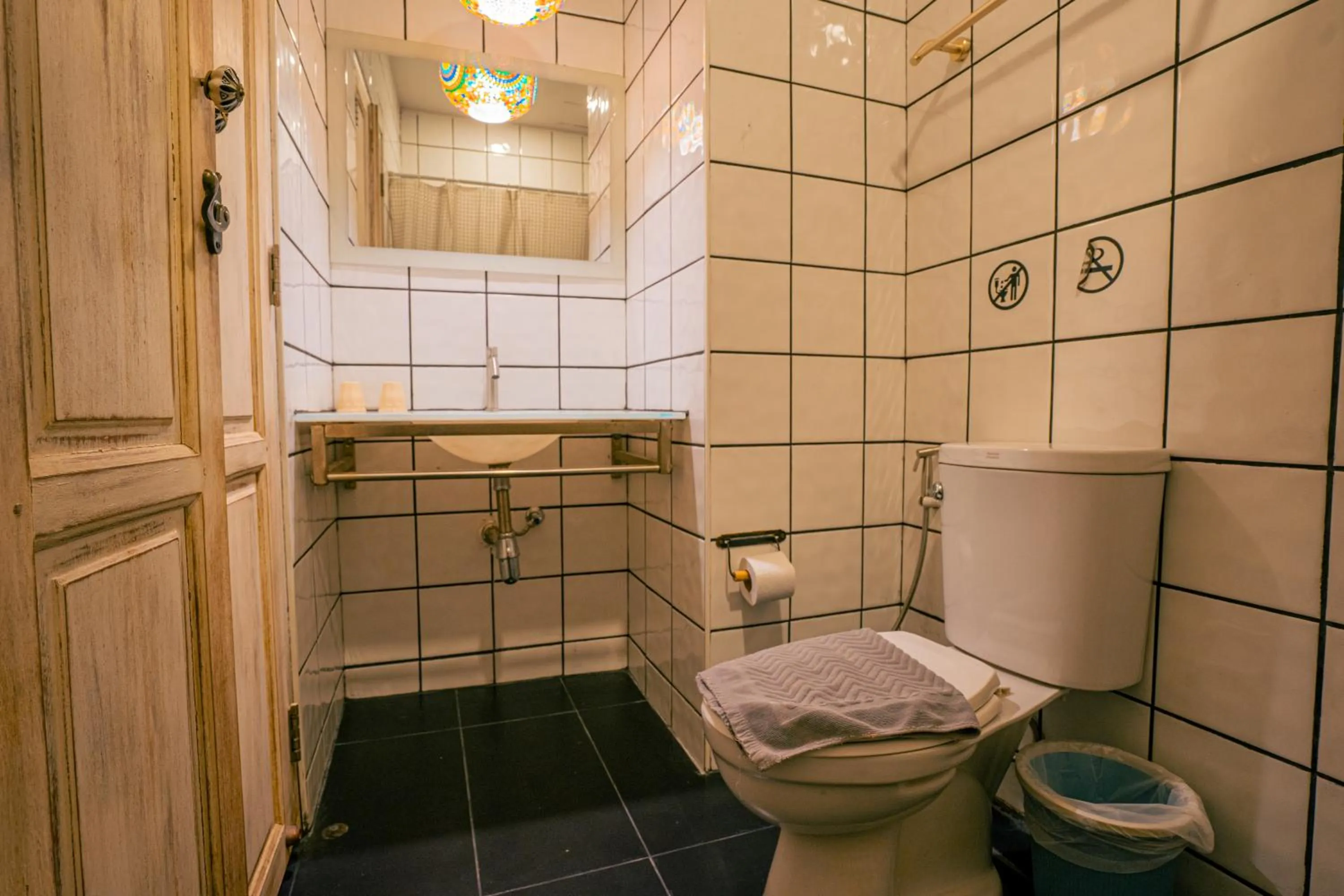 Toilet in Si Phum Heritage Boutique, Chiang Mai