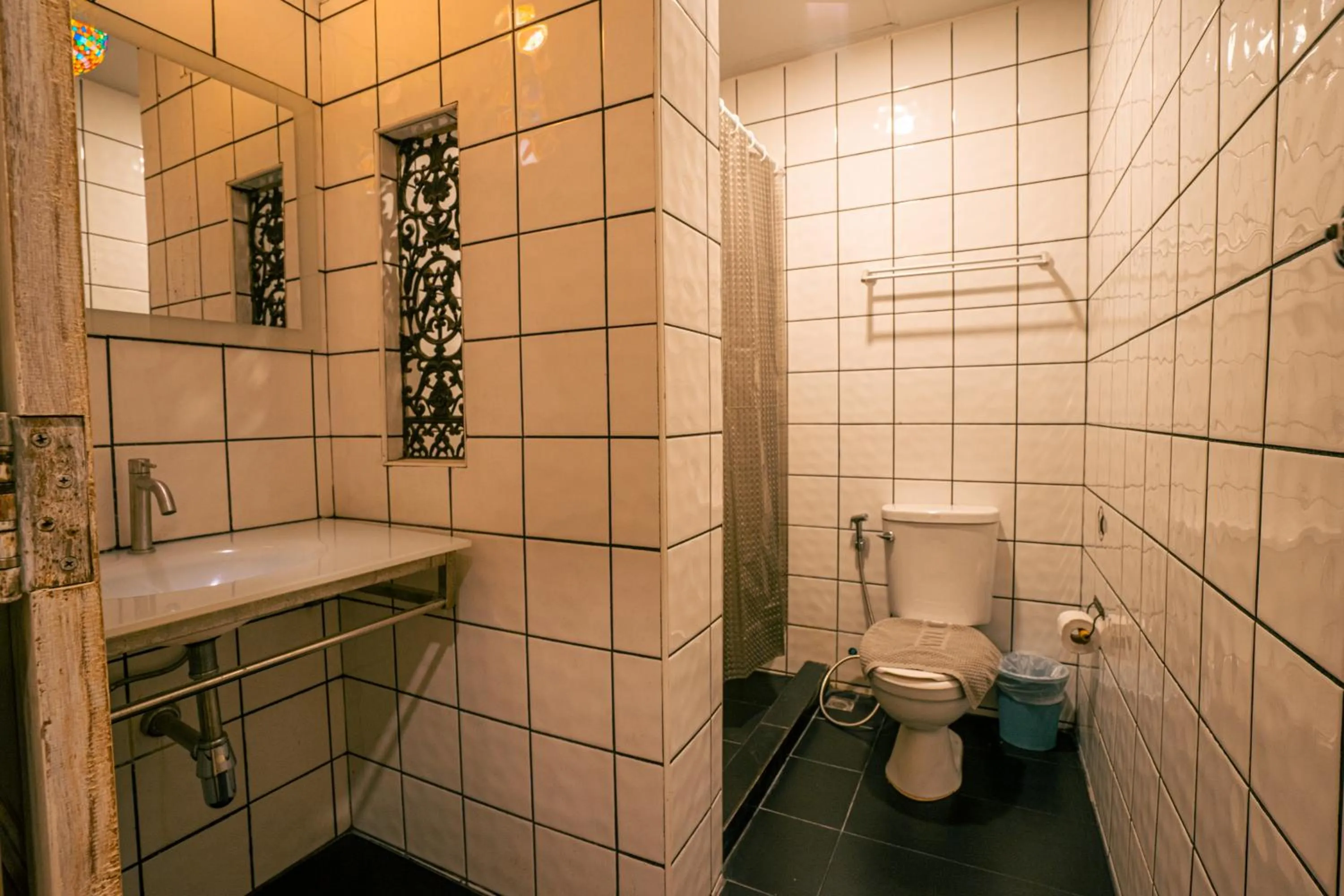 Toilet in Si Phum Heritage Boutique, Chiang Mai