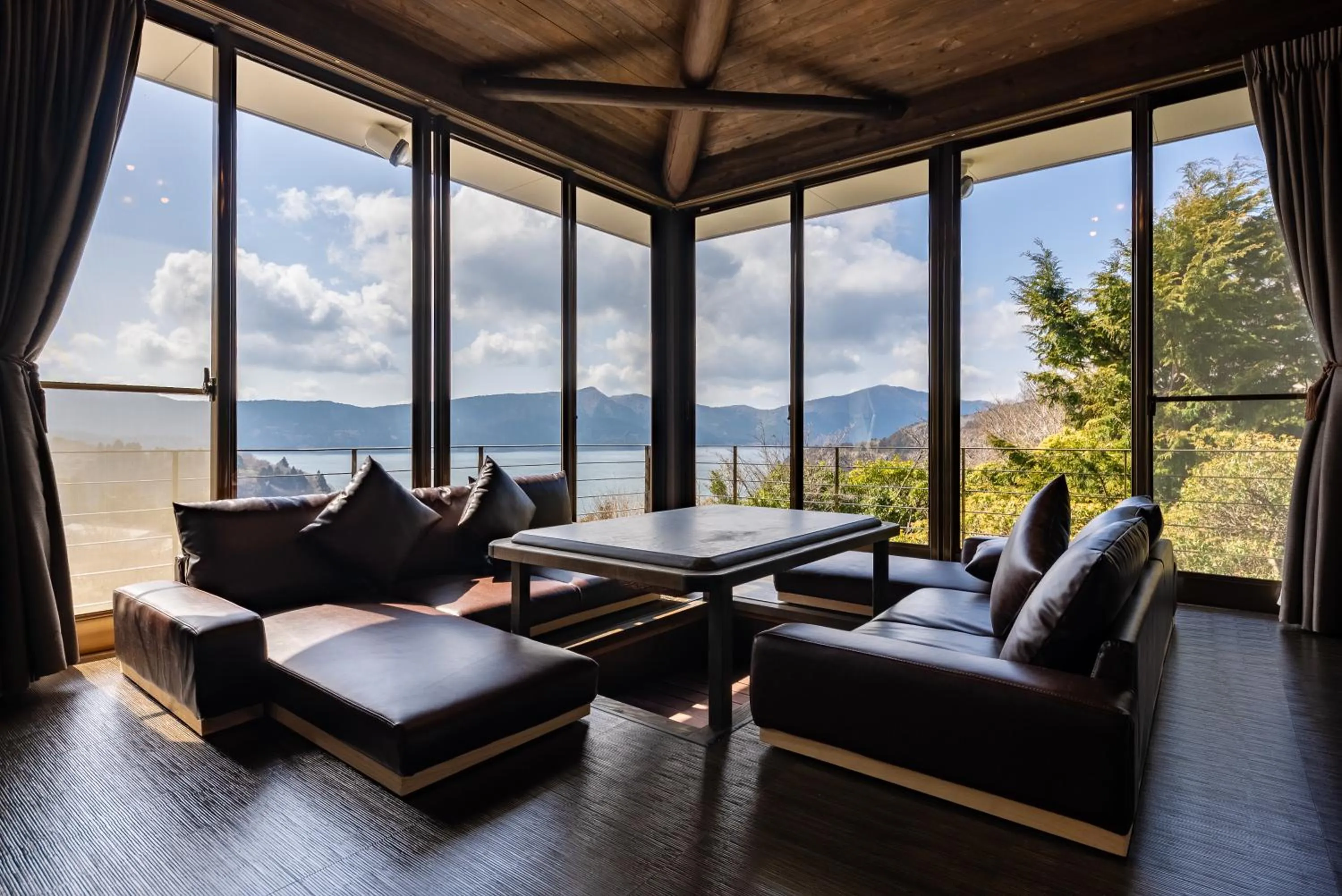 Living room in VILLA HAKONE湖空