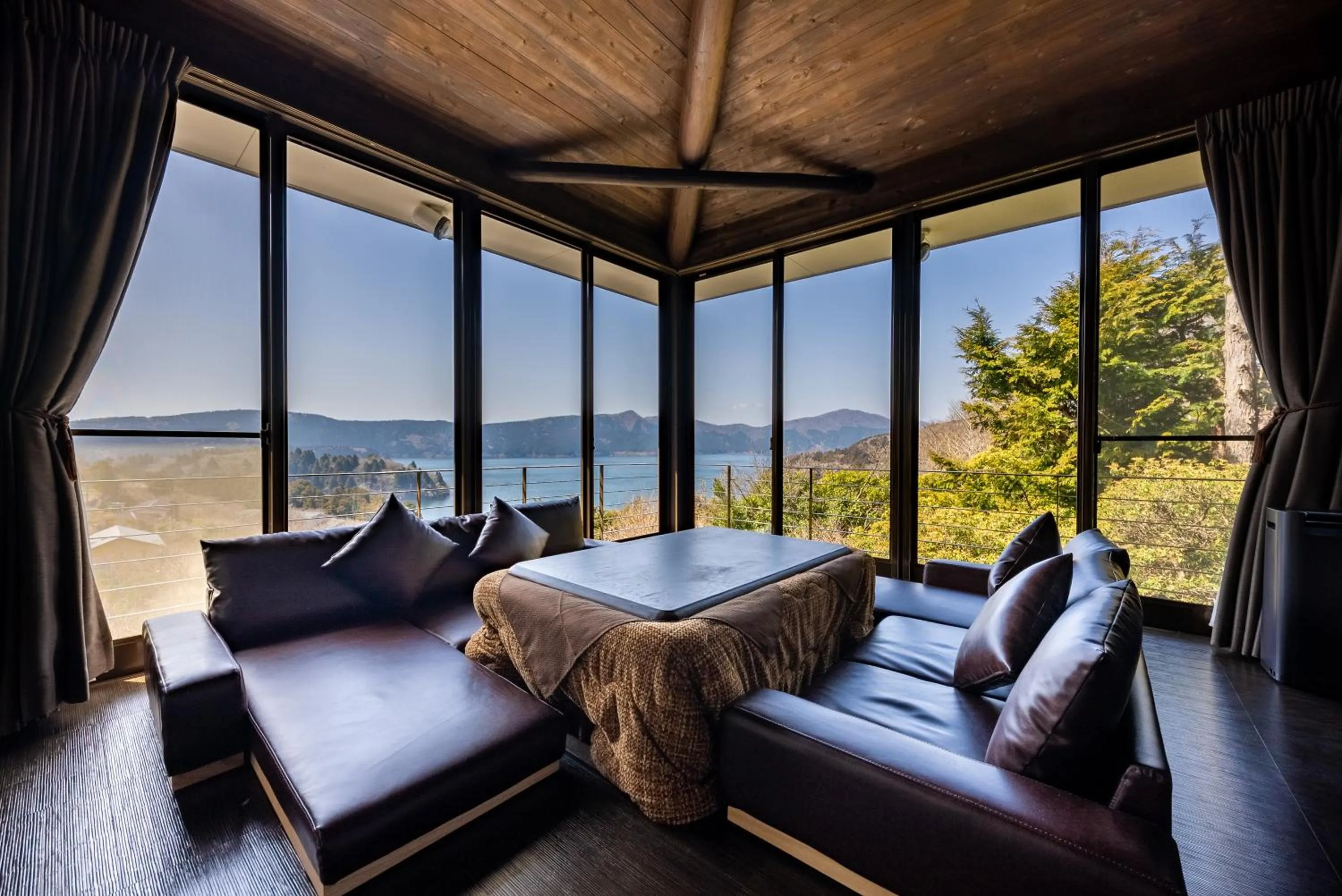 Living room in VILLA HAKONE湖空