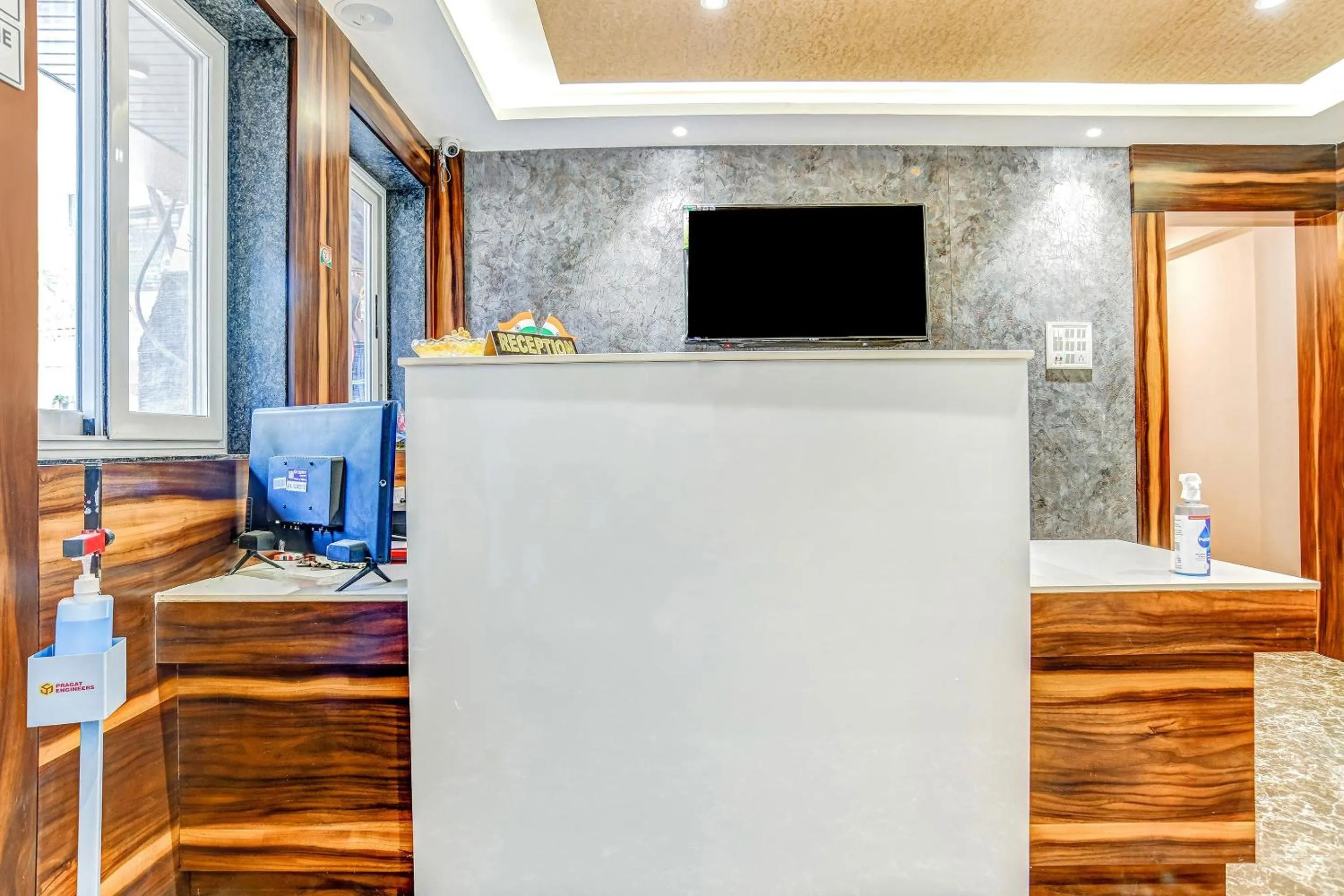 Lobby or reception in Townhouse Veena Nagar Bus Terminal Formerly Hotel Chandragupta