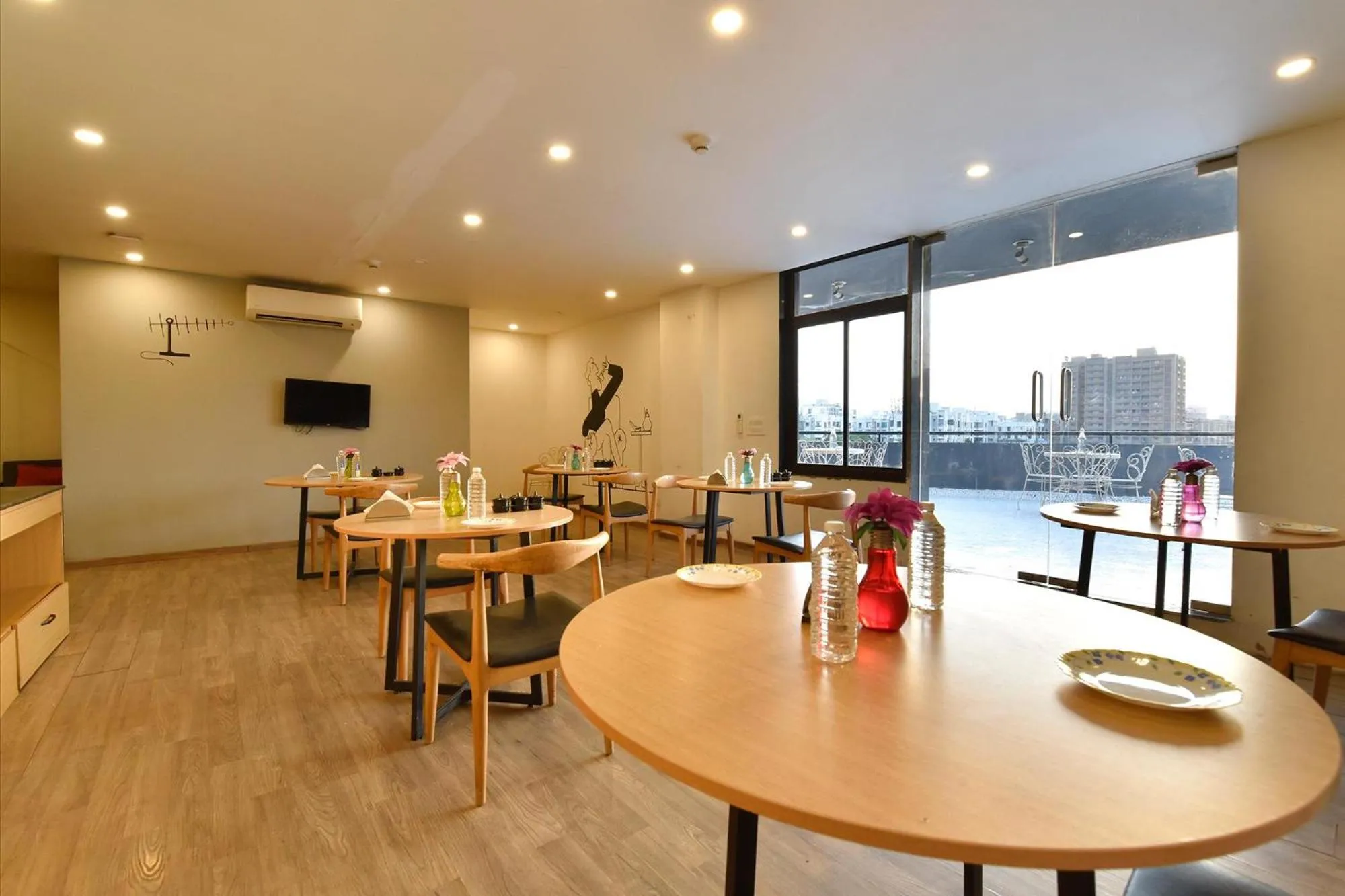 Dining area in FabHotel NY Townhouse
