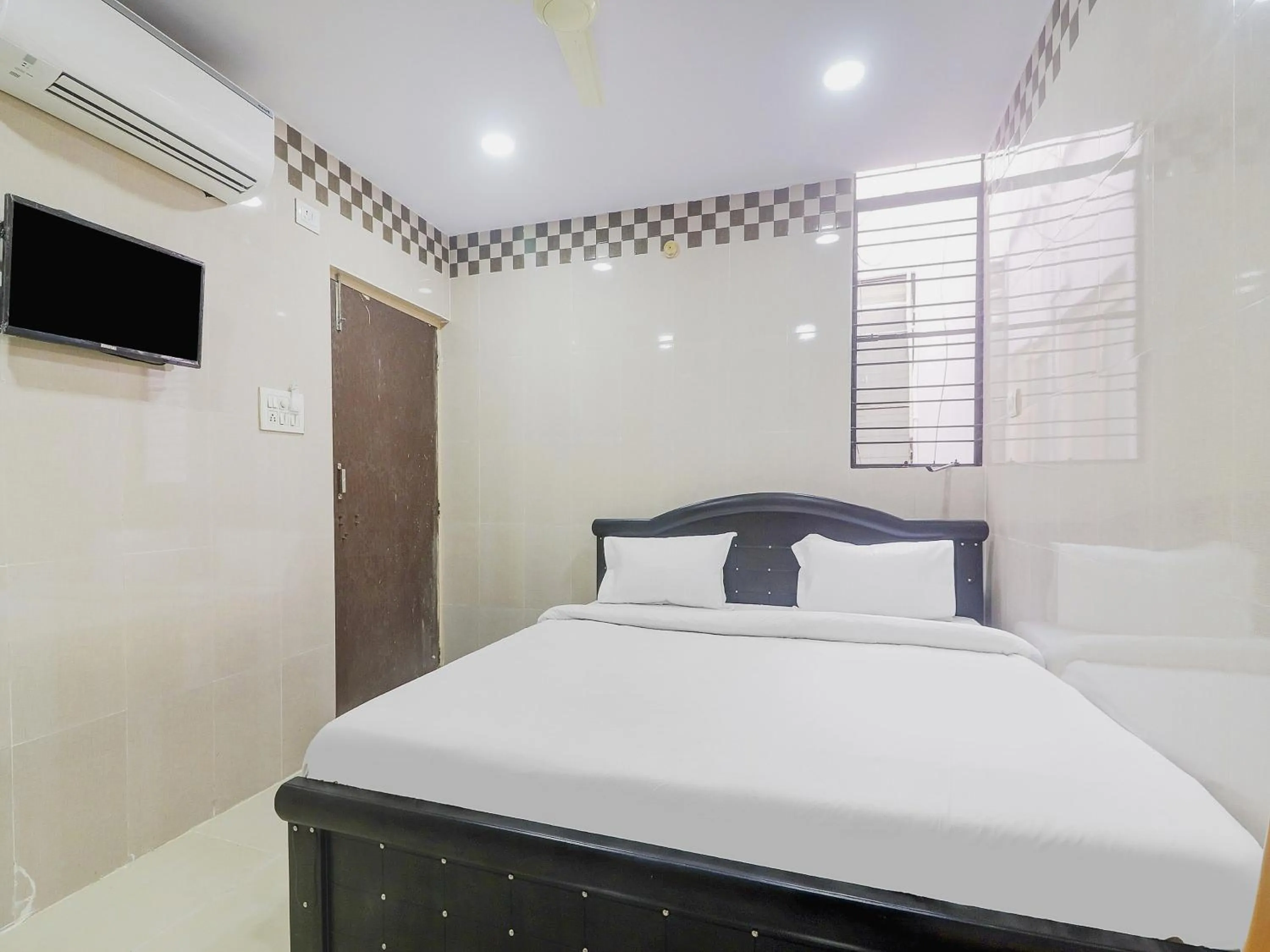 Bedroom, Bed in Hotel O Aroma Classic Near Nampally Railway station
