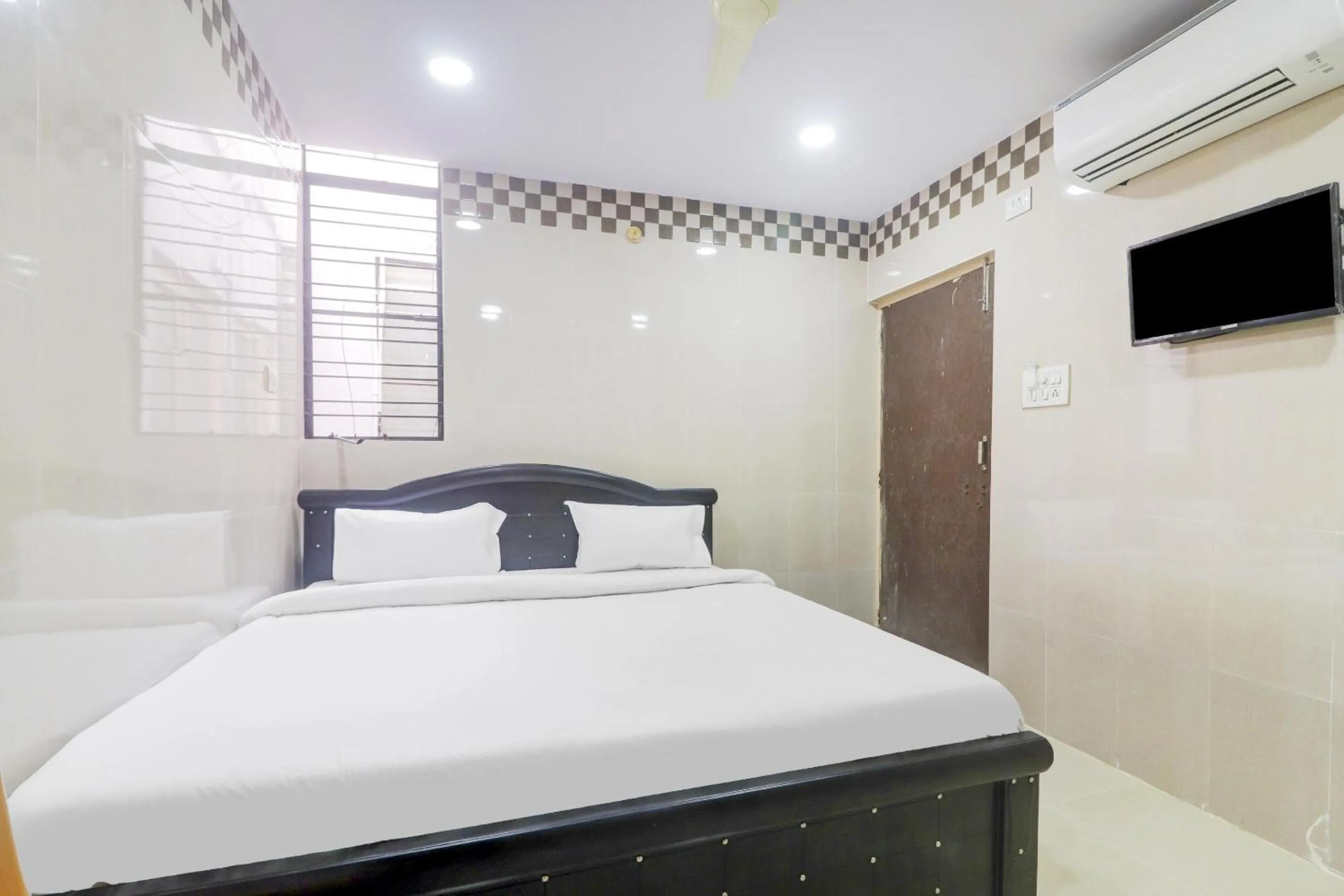 Bedroom, Bed in Hotel O Aroma Classic Near Nampally Railway station