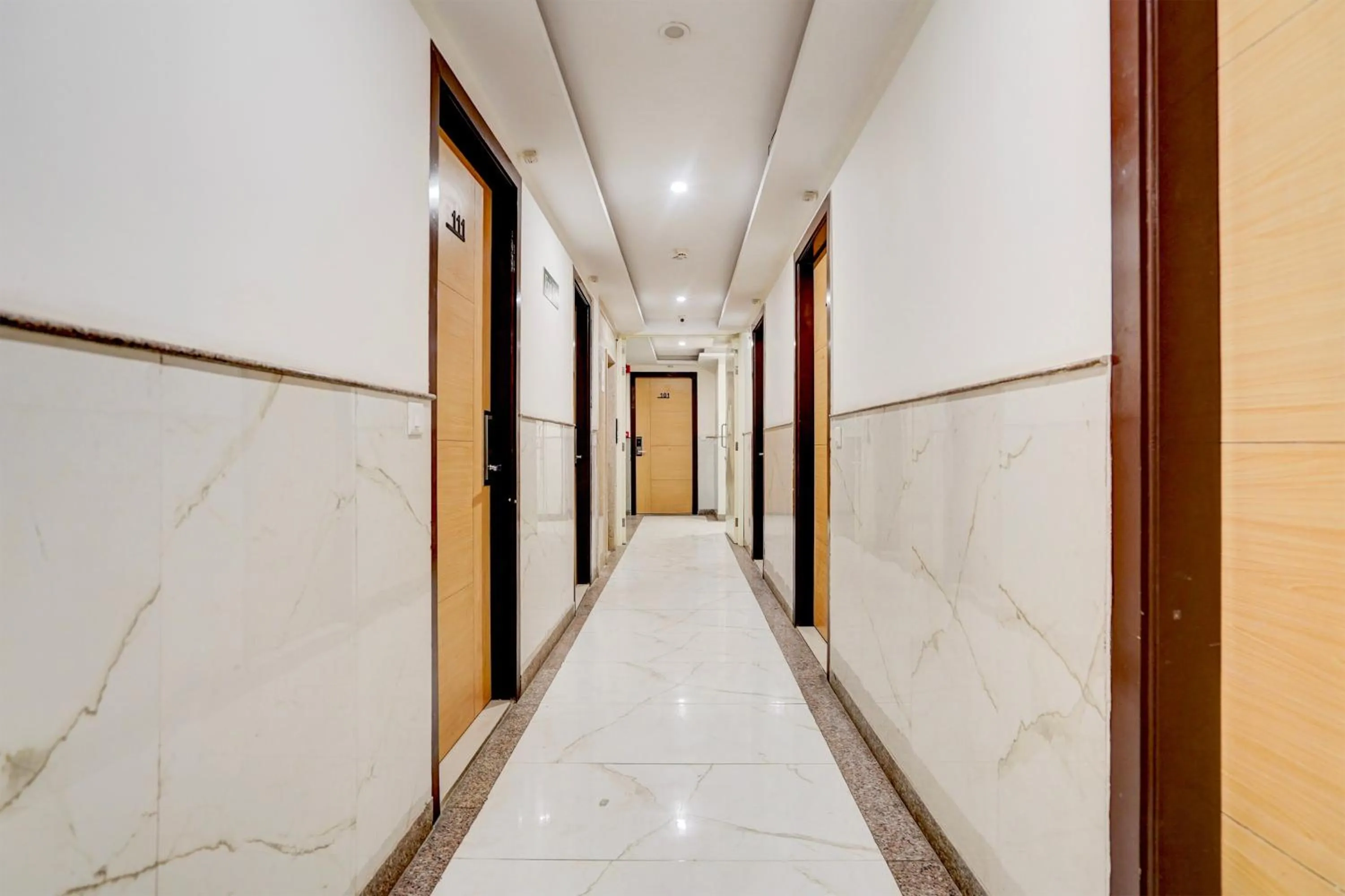 Lobby or reception in Super Townhouse Airport Road Delhi