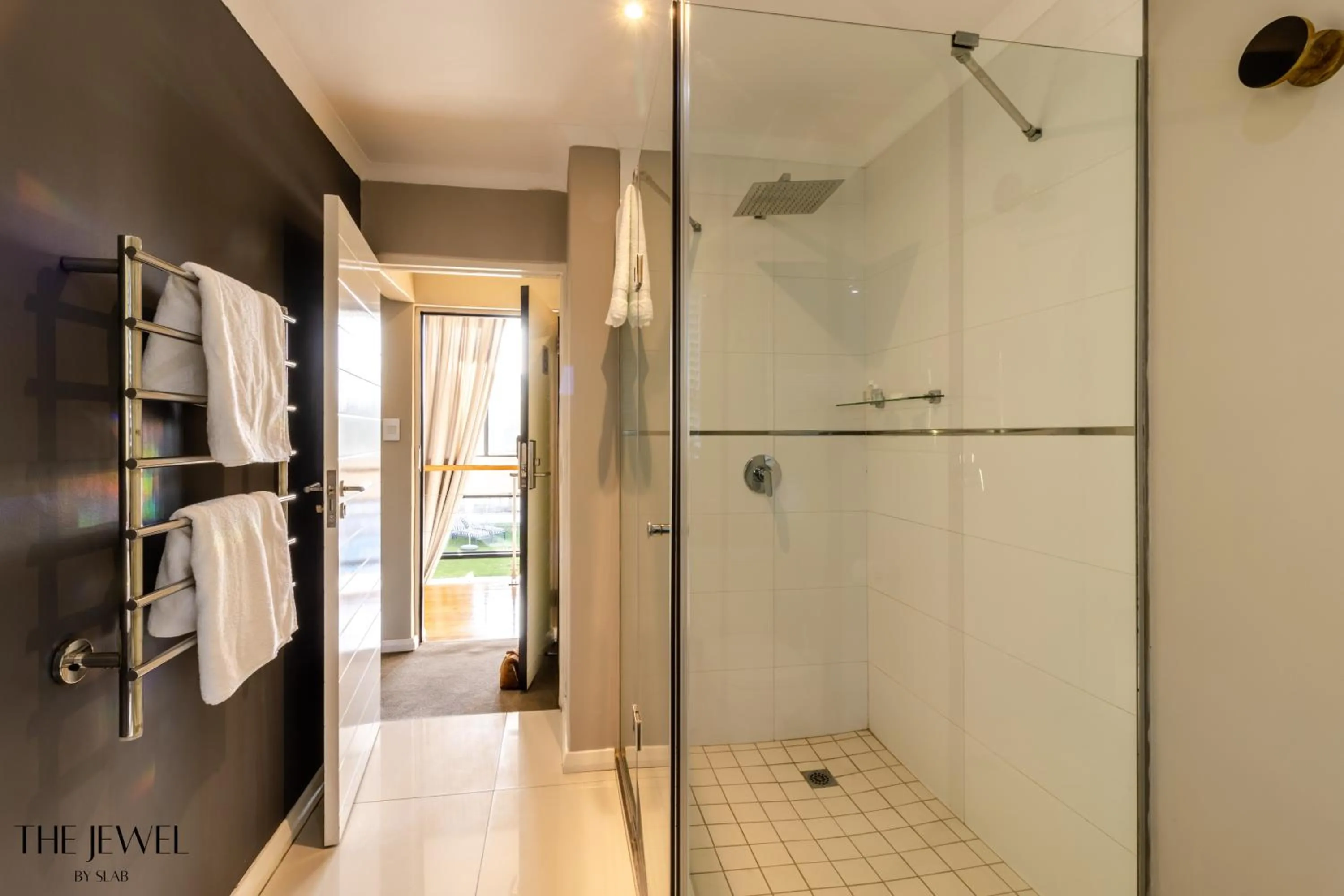 Shower in The Jewel B&B