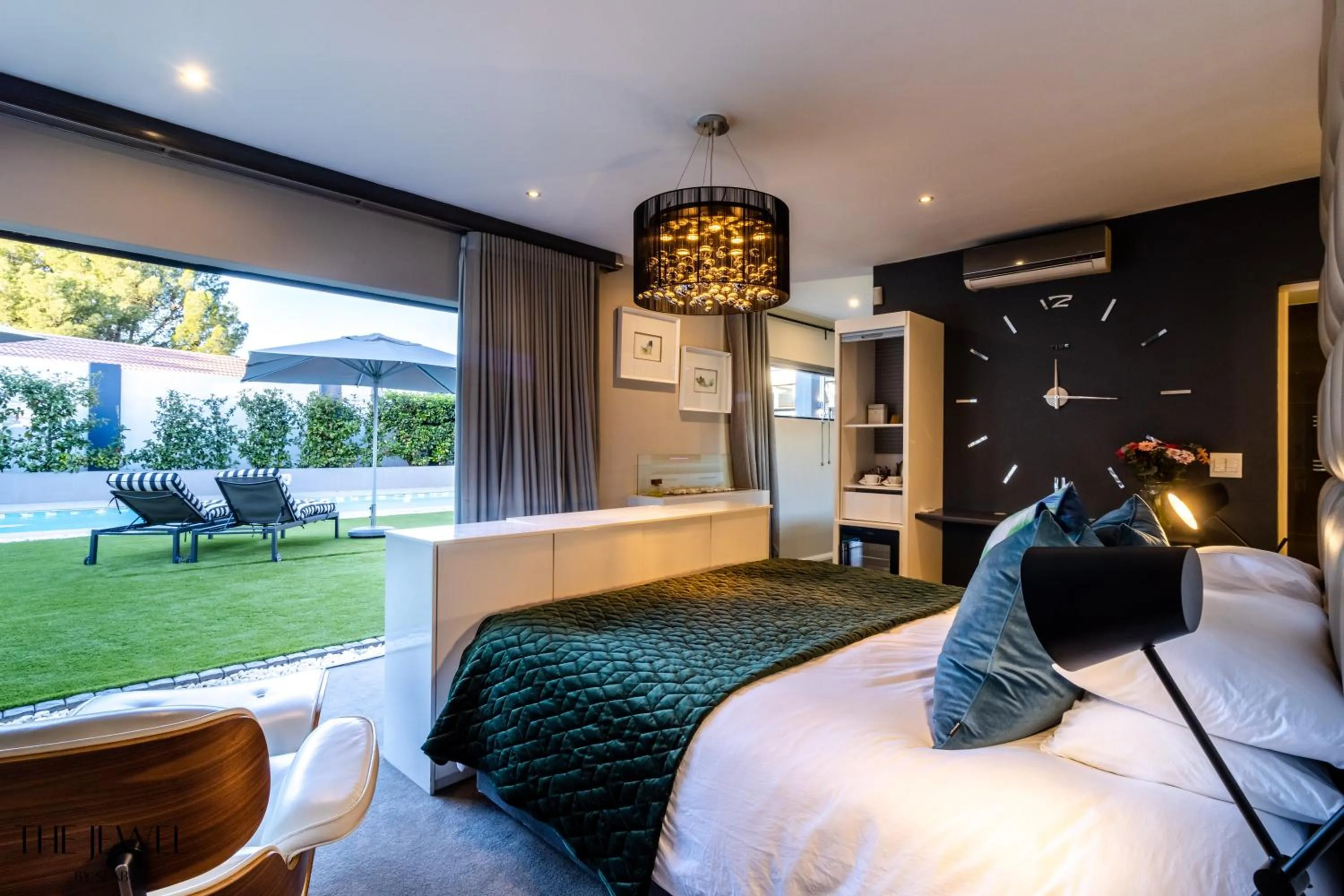 Bedroom, Bed in The Jewel B&B