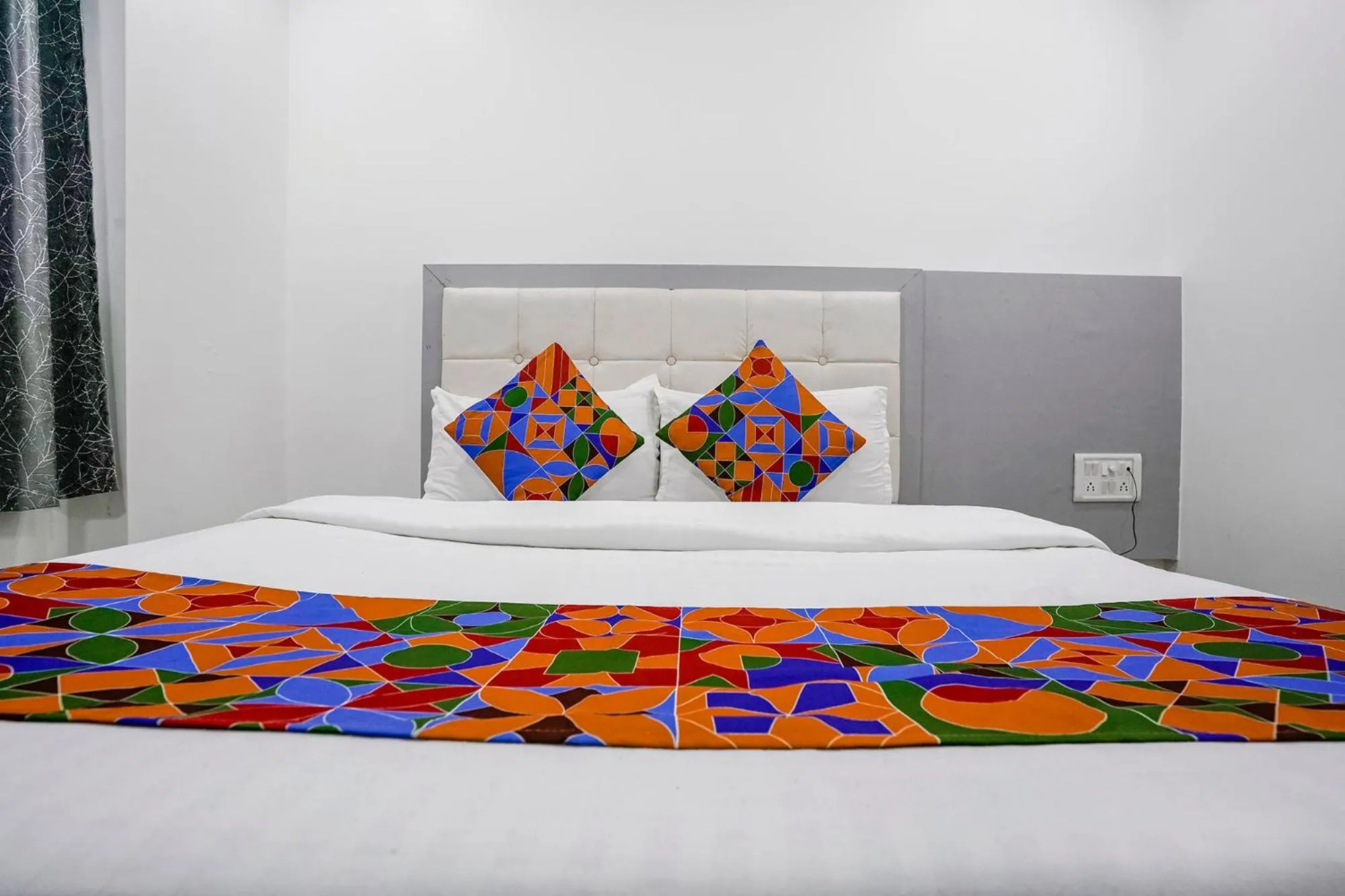 Bed in Via Park Residency