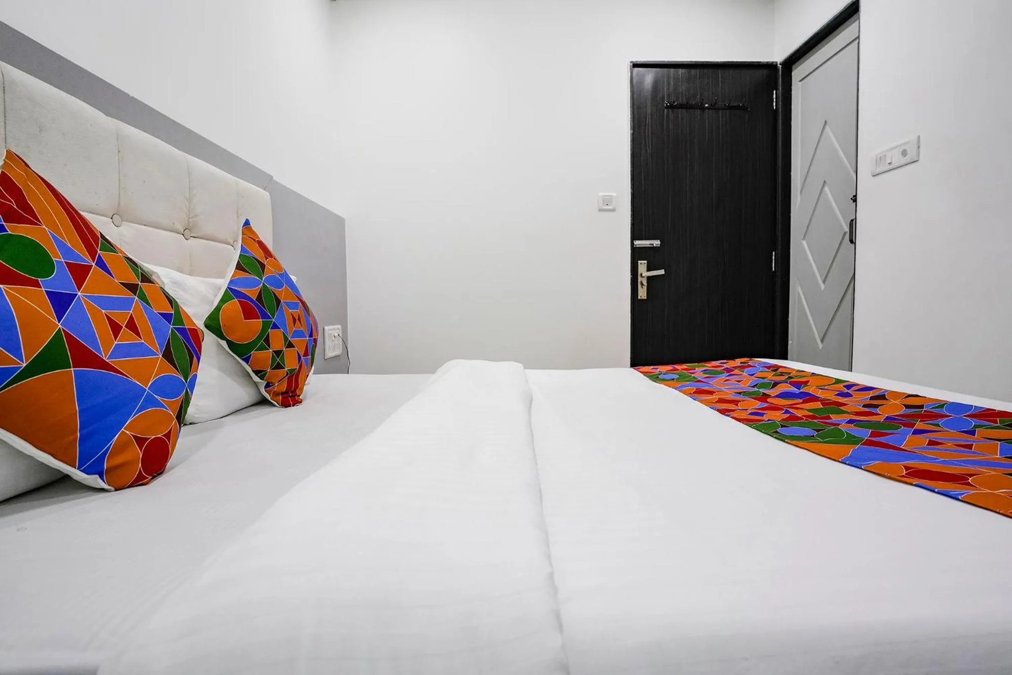 Bed in Via Park Residency