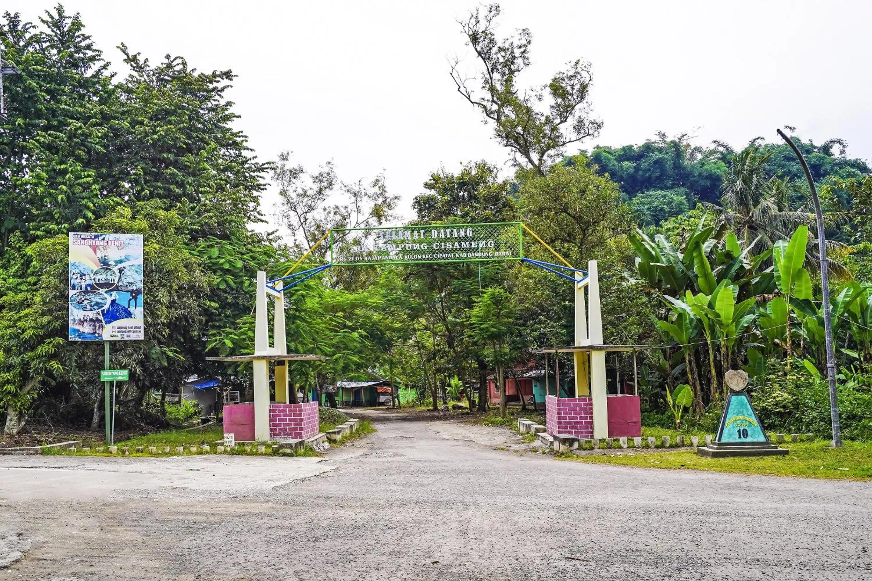 Lobby or reception in OYO Homes 90916 Eco Tourism Geopark Rajamandala Homestay Syariah