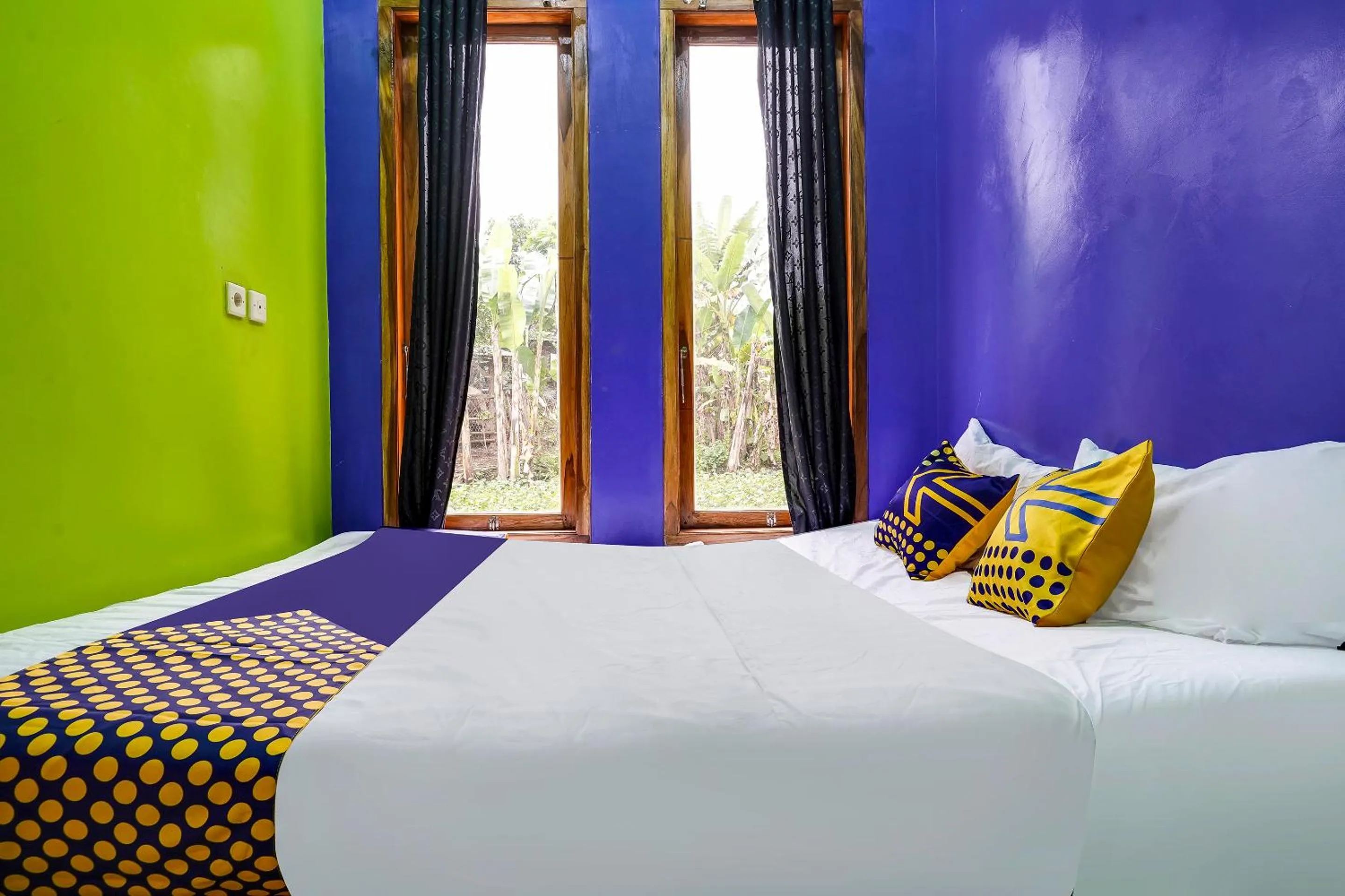 Budget Double Room in OYO Homes 90916 Eco Tourism Geopark Rajamandala Homestay Syariah