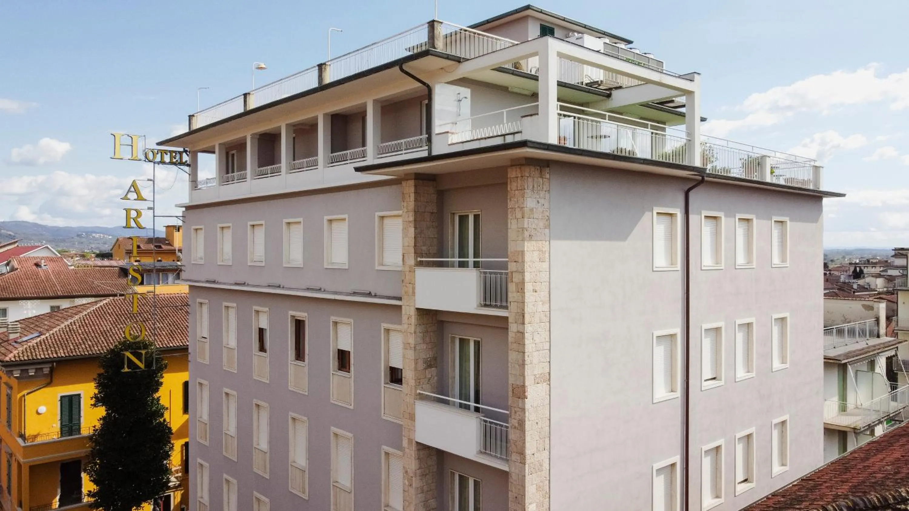 Property building in Hotel Ariston & Spa