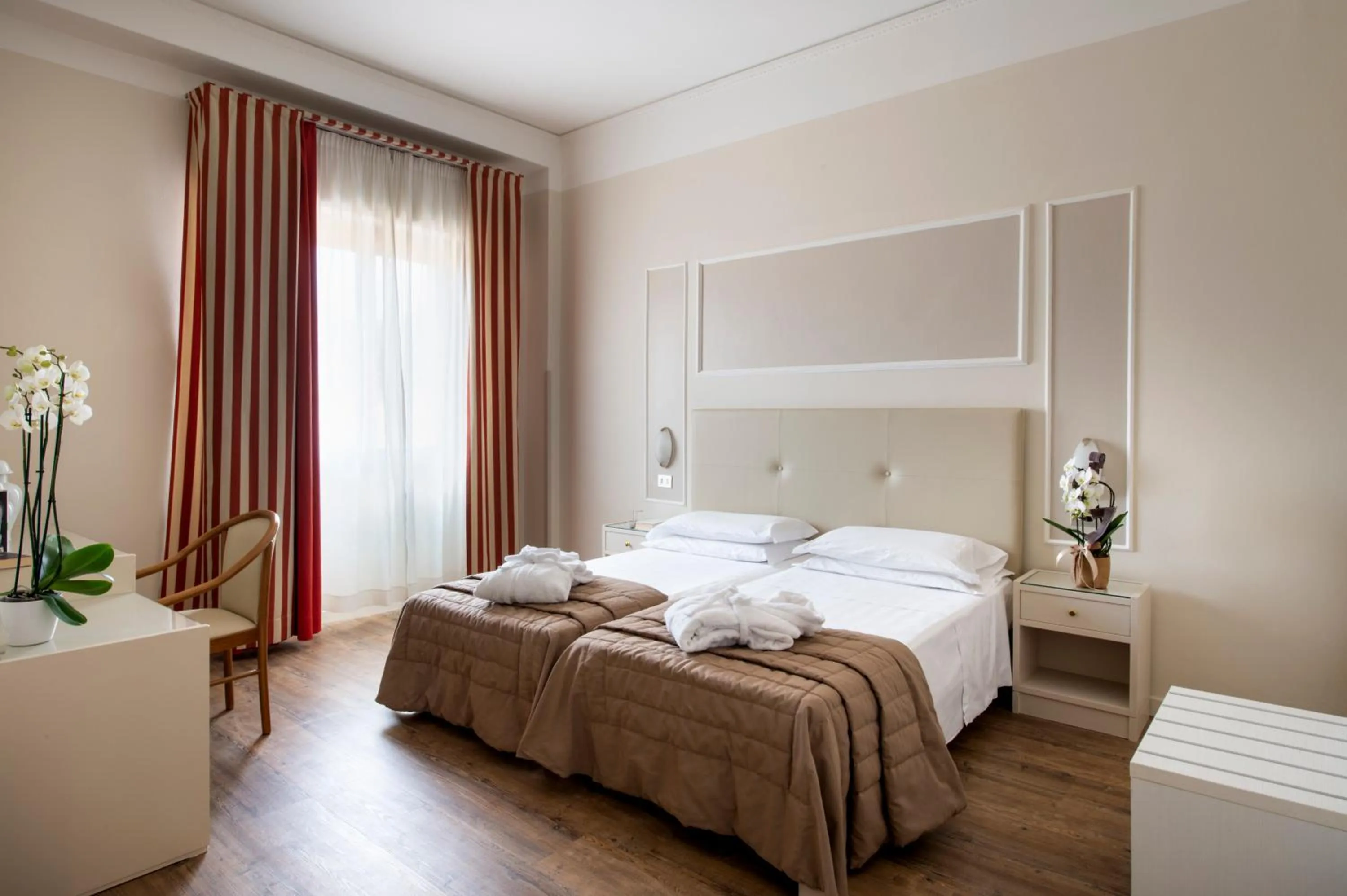Bedroom, Bed in Hotel Ariston & Spa