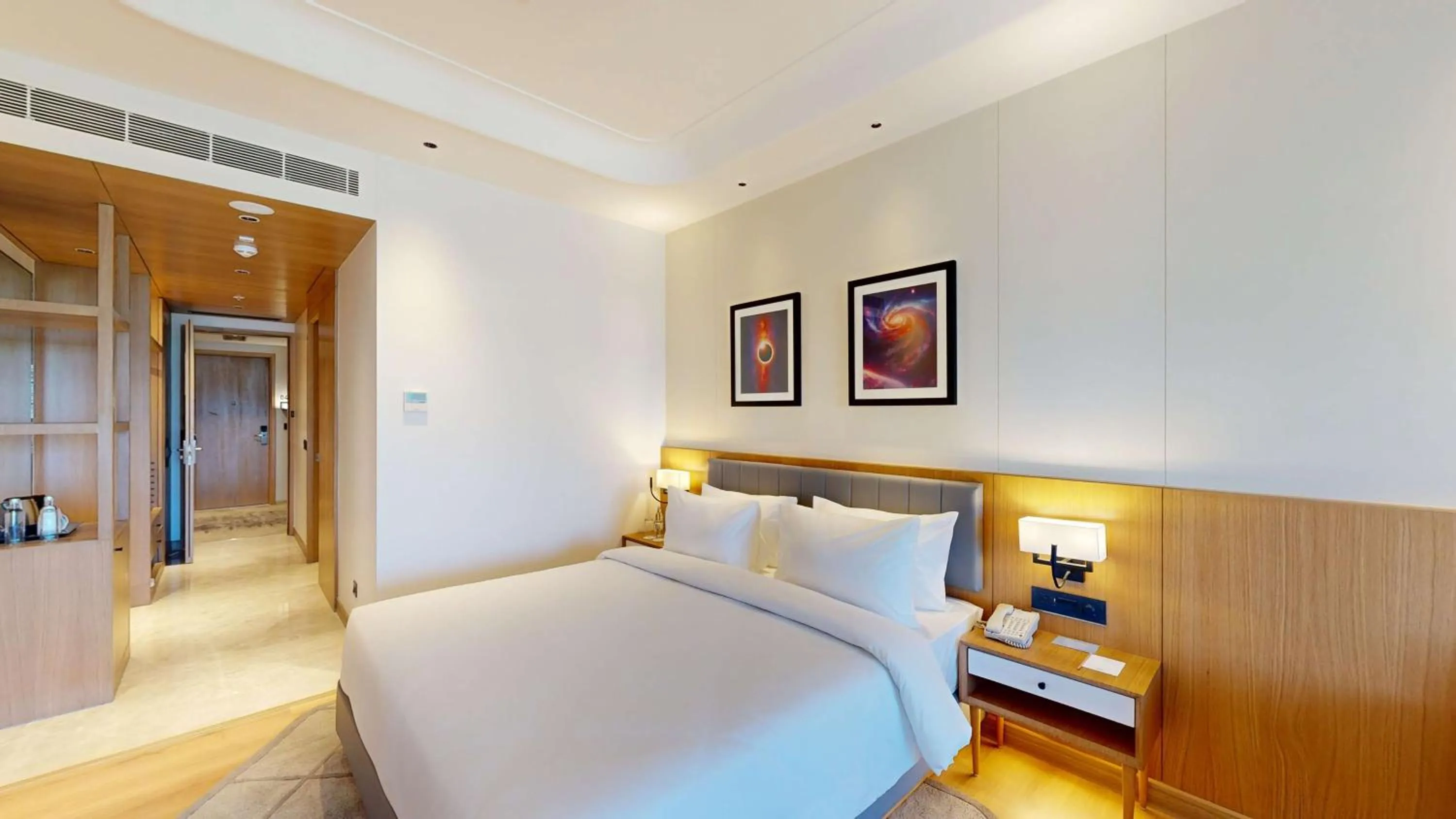 Bedroom, Bed in Radisson Hotel Nathdwara