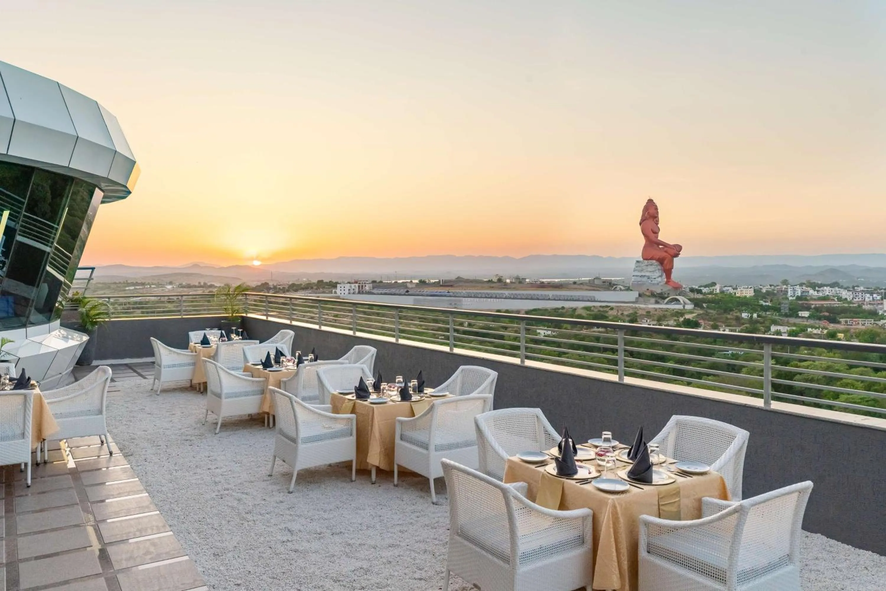 Restaurant/places to eat in Radisson Hotel Nathdwara