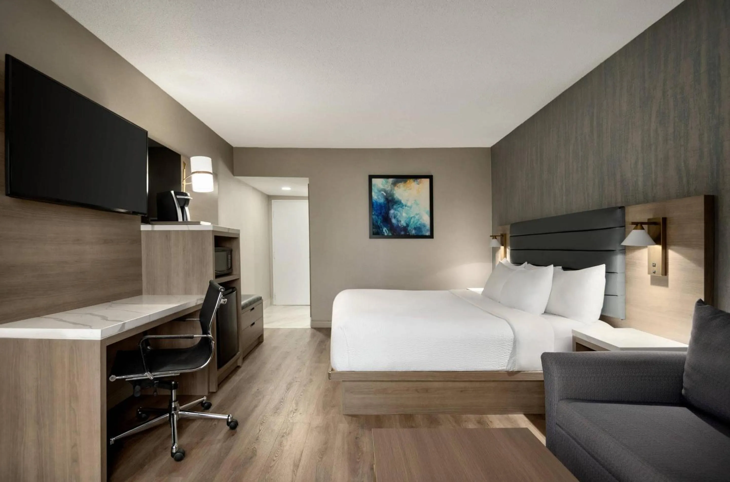 Bedroom, Bed in Radisson Hotel Montreal Airport