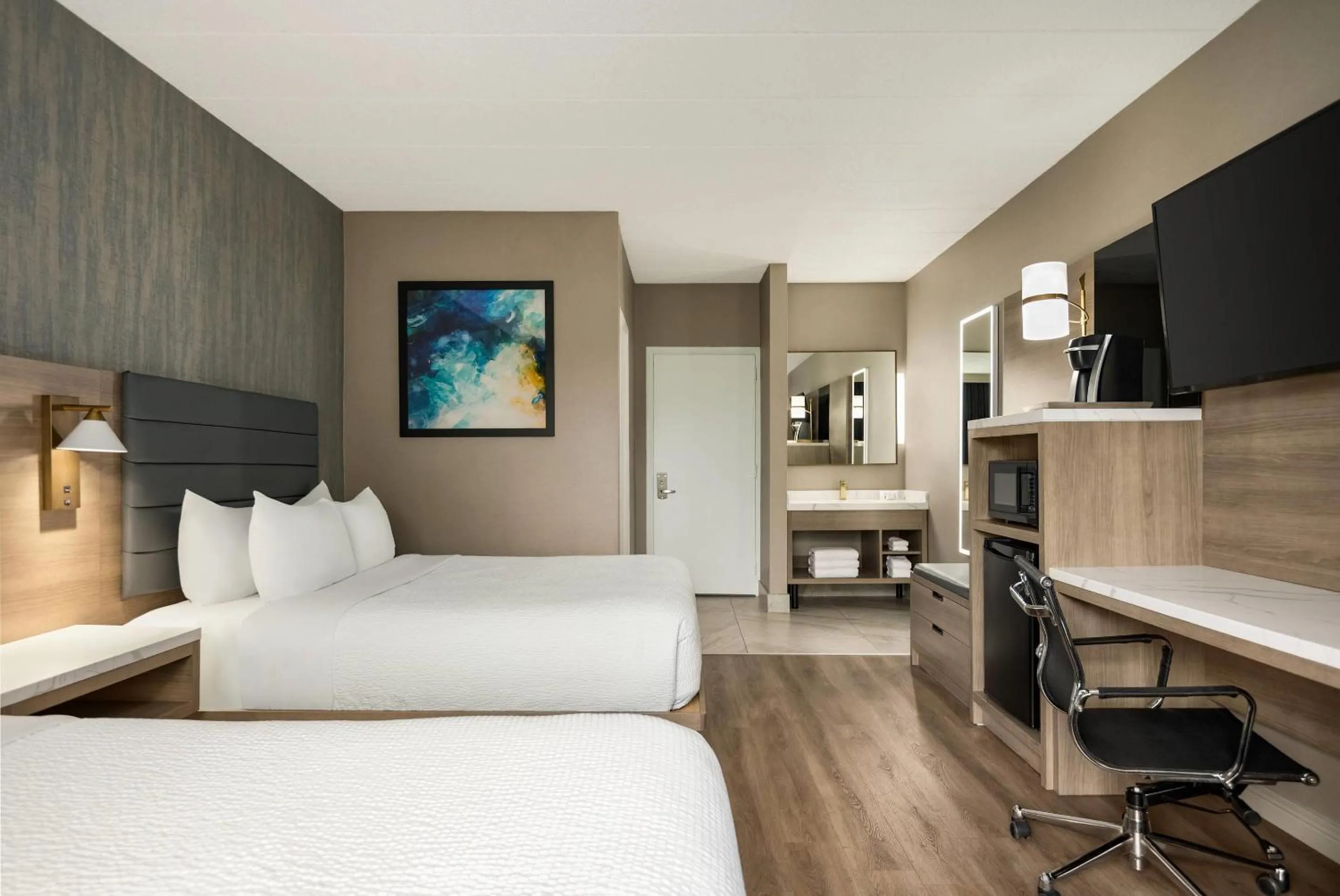 Bedroom, Bed in Radisson Hotel Montreal Airport