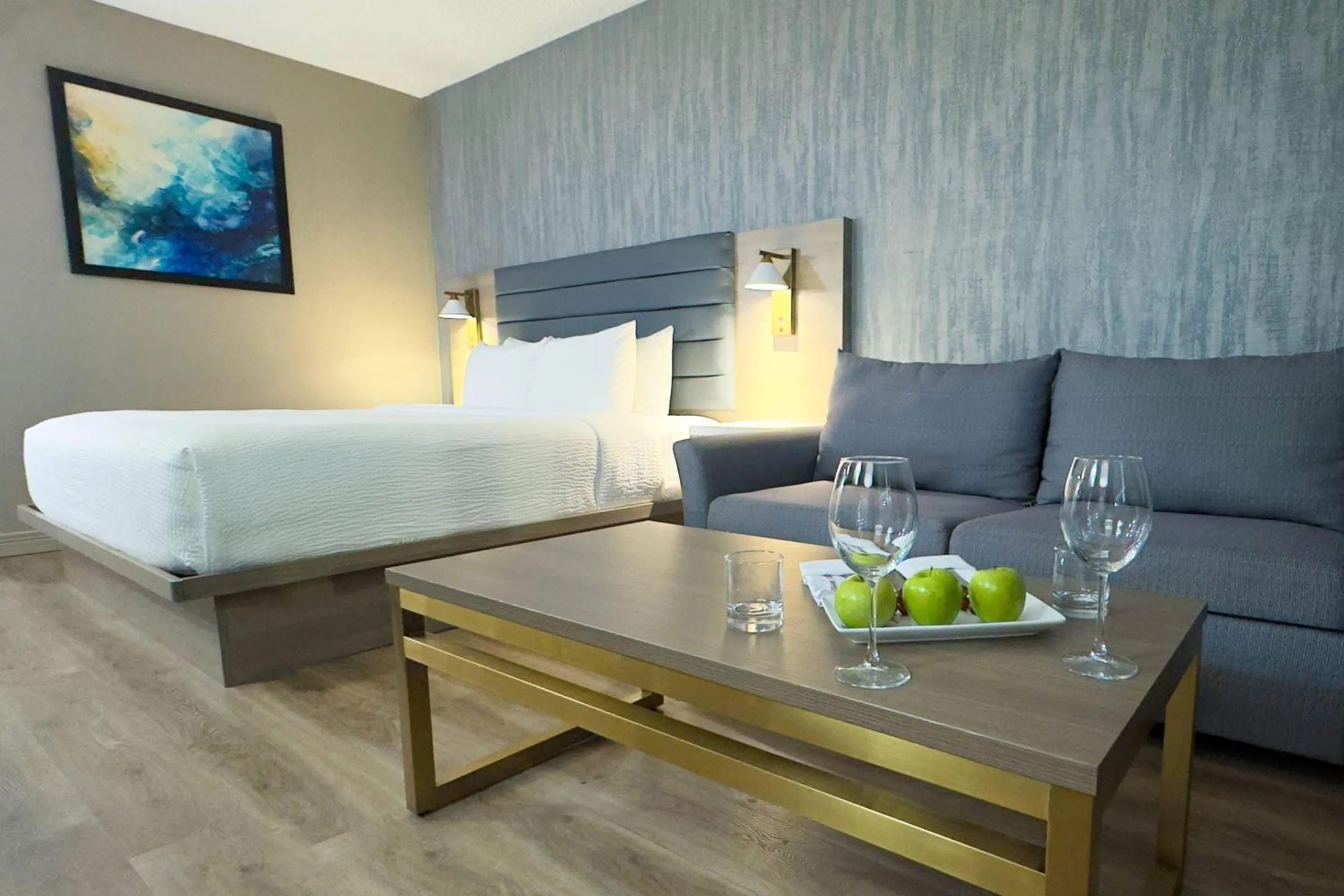 Bedroom, Bed in Radisson Hotel Montreal Airport