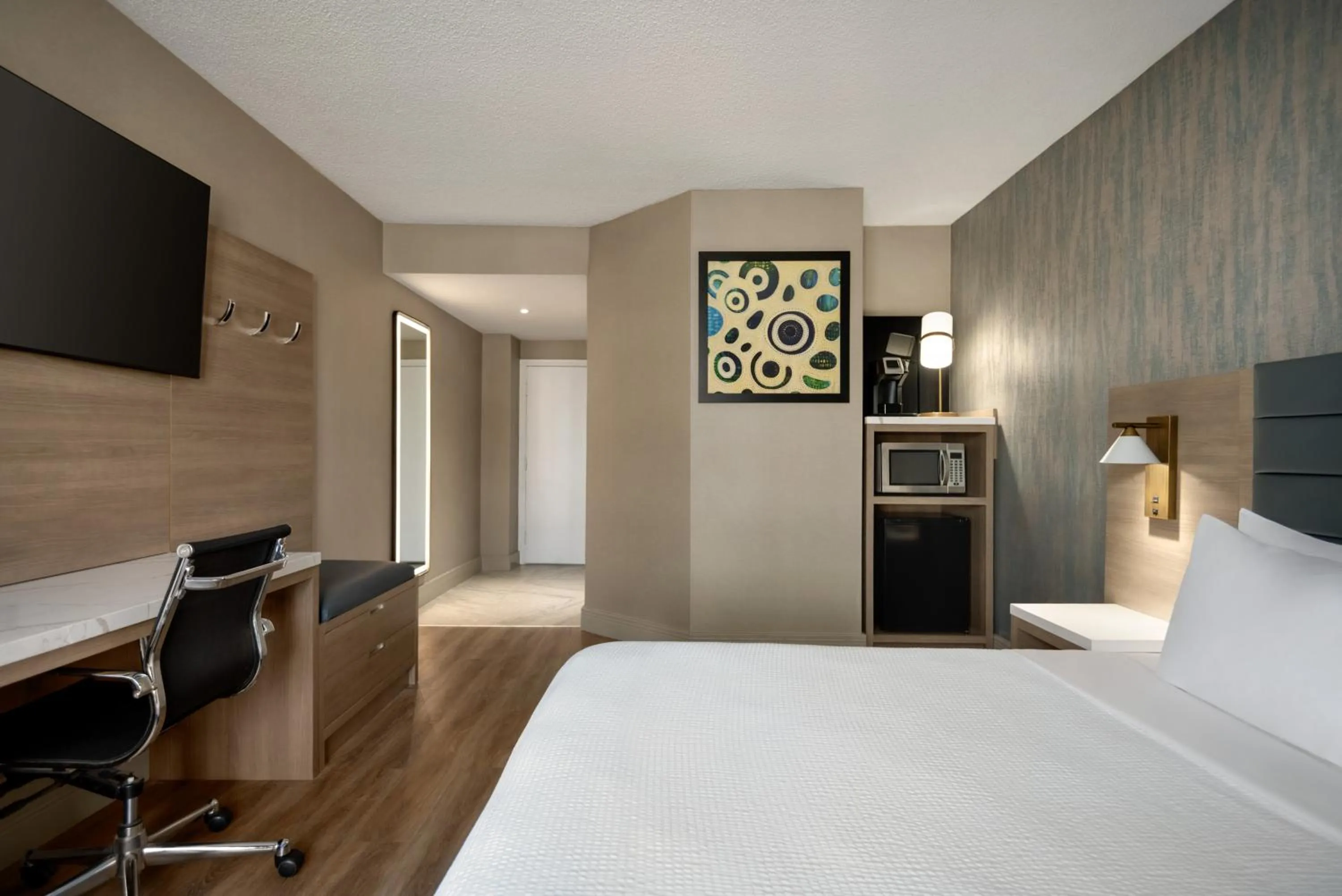Bedroom, Bed in Radisson Hotel Montreal Airport