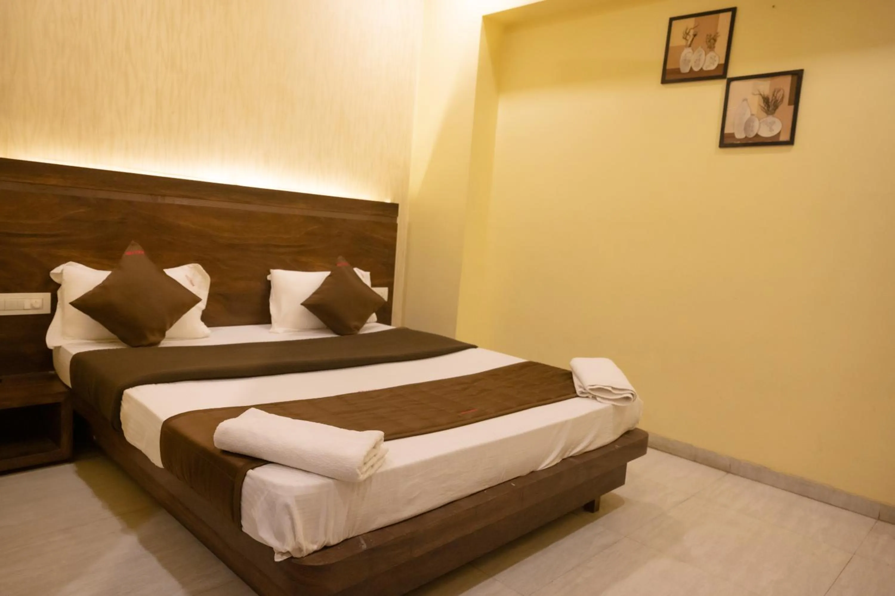Bed in VIJAYA HILL VIEW RESIDENCY