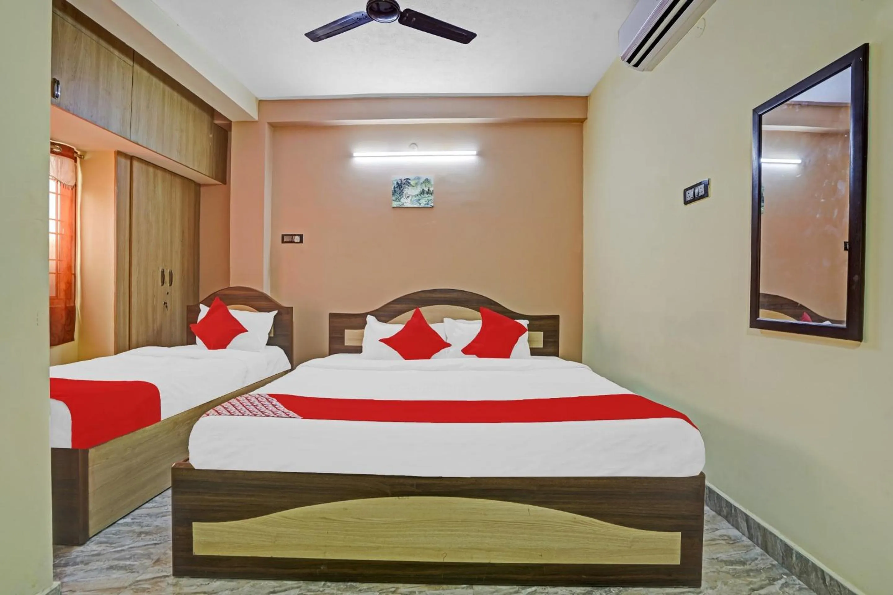 Bedroom, Bed in Hotel O T.Nagar