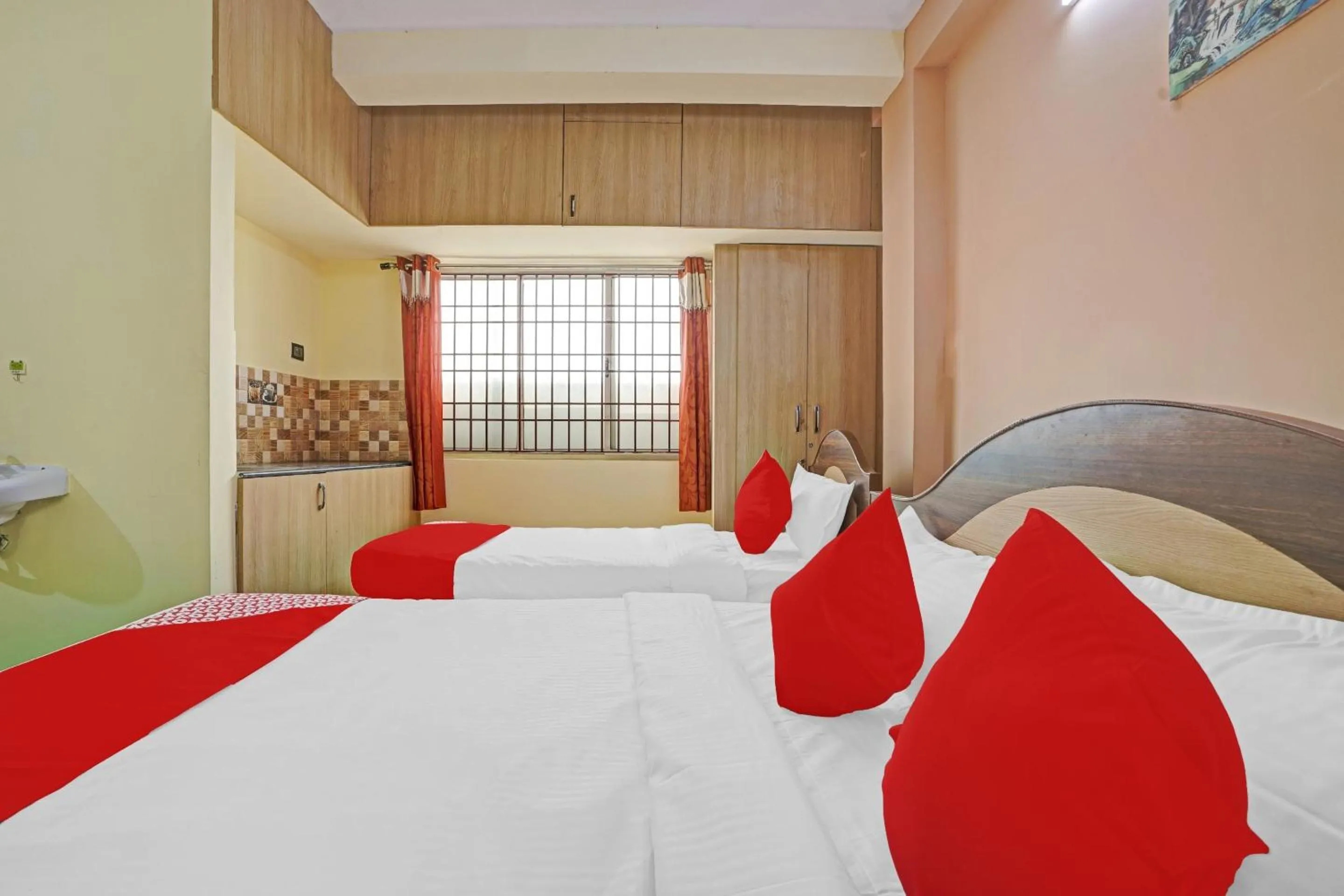 Bedroom, Bed in Hotel O T.Nagar