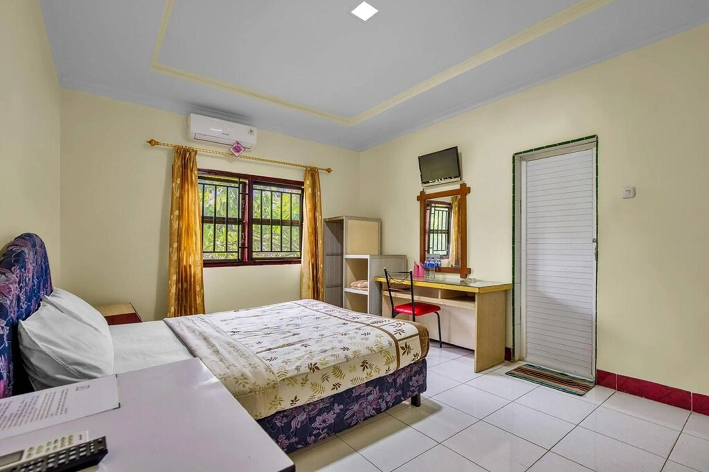 Bed in Malibou Hotel Medan