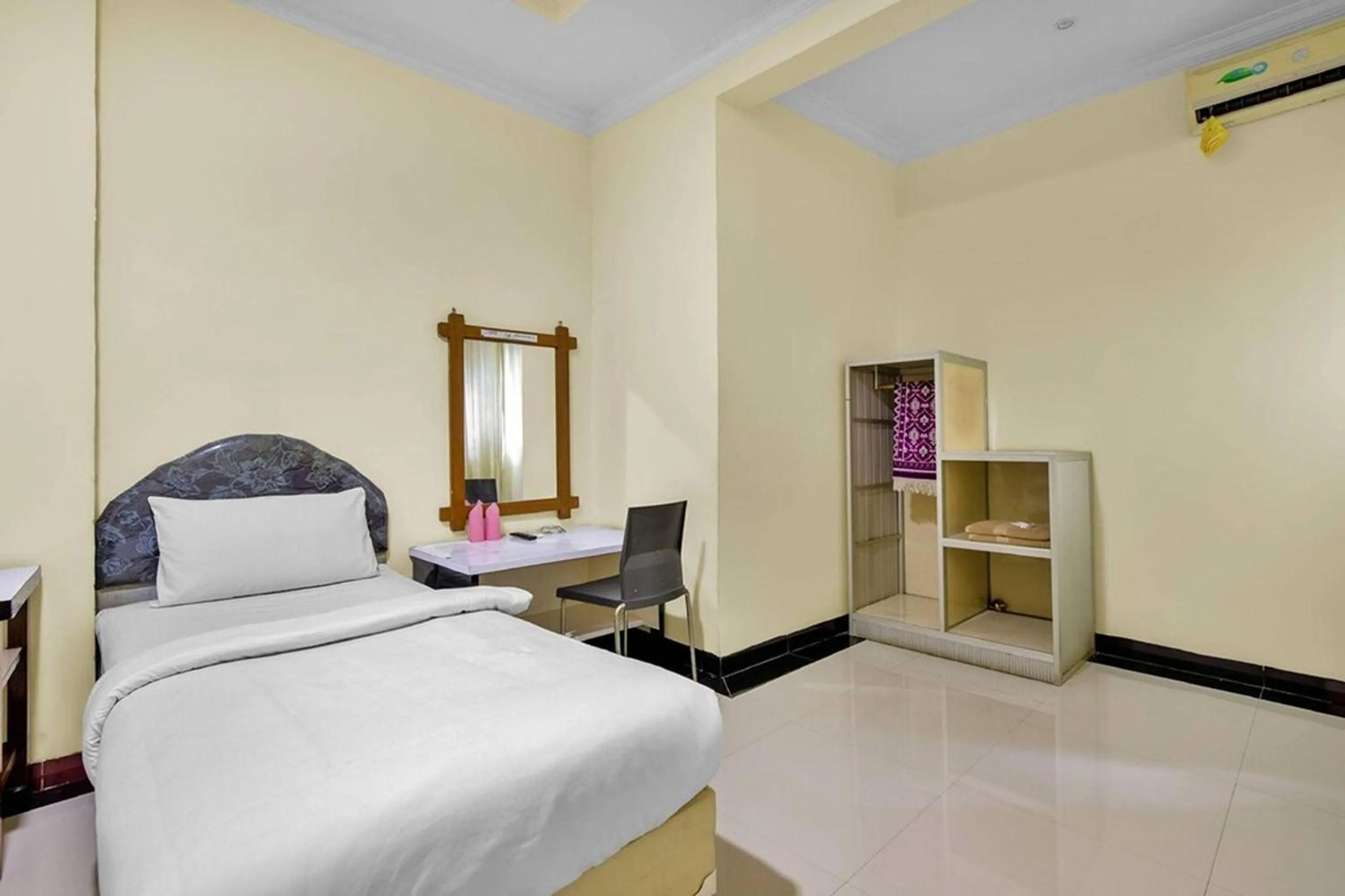 Bed in Malibou Hotel Medan