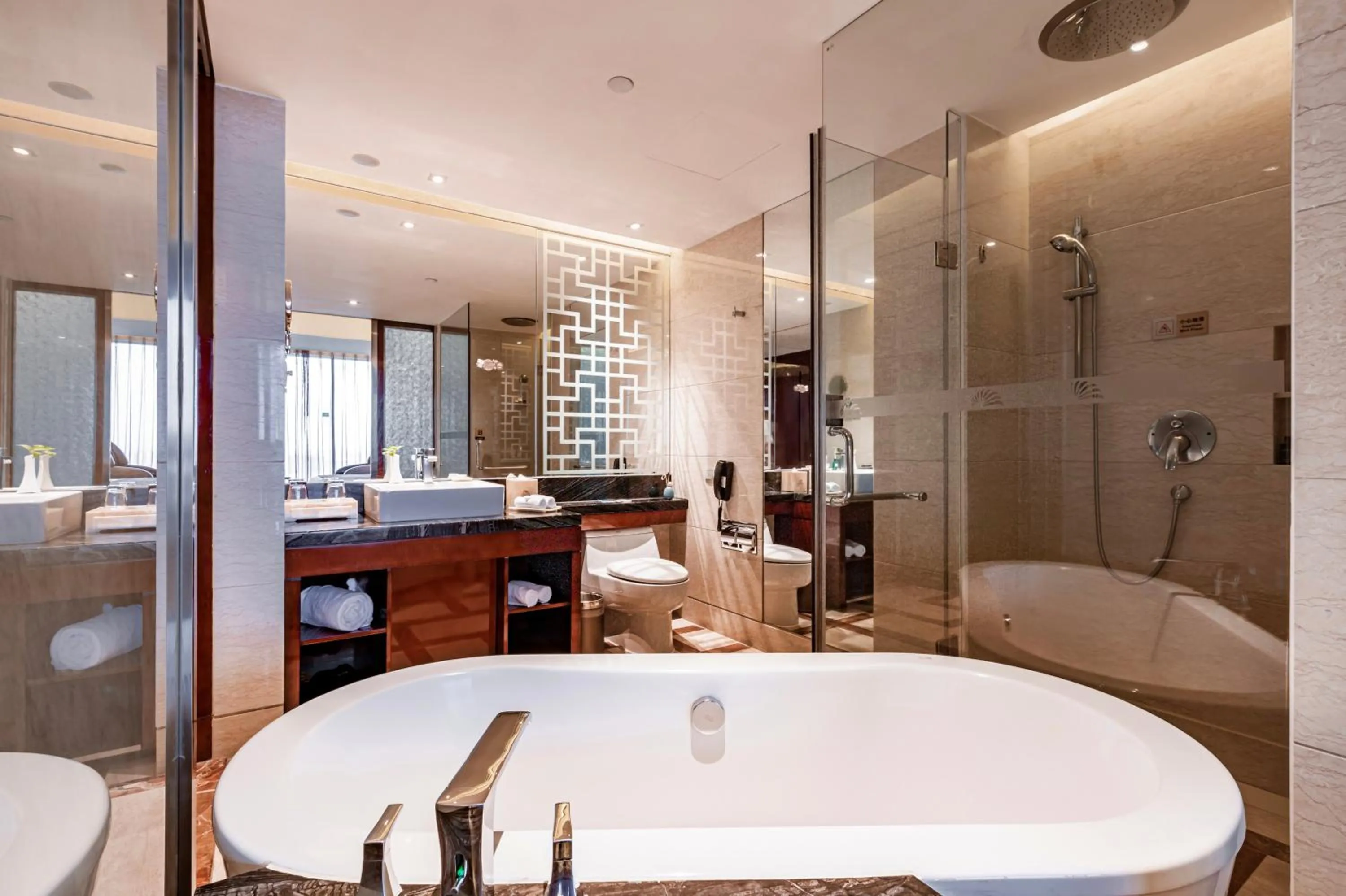 Bathroom in Felton Grand Hotel Chengdu